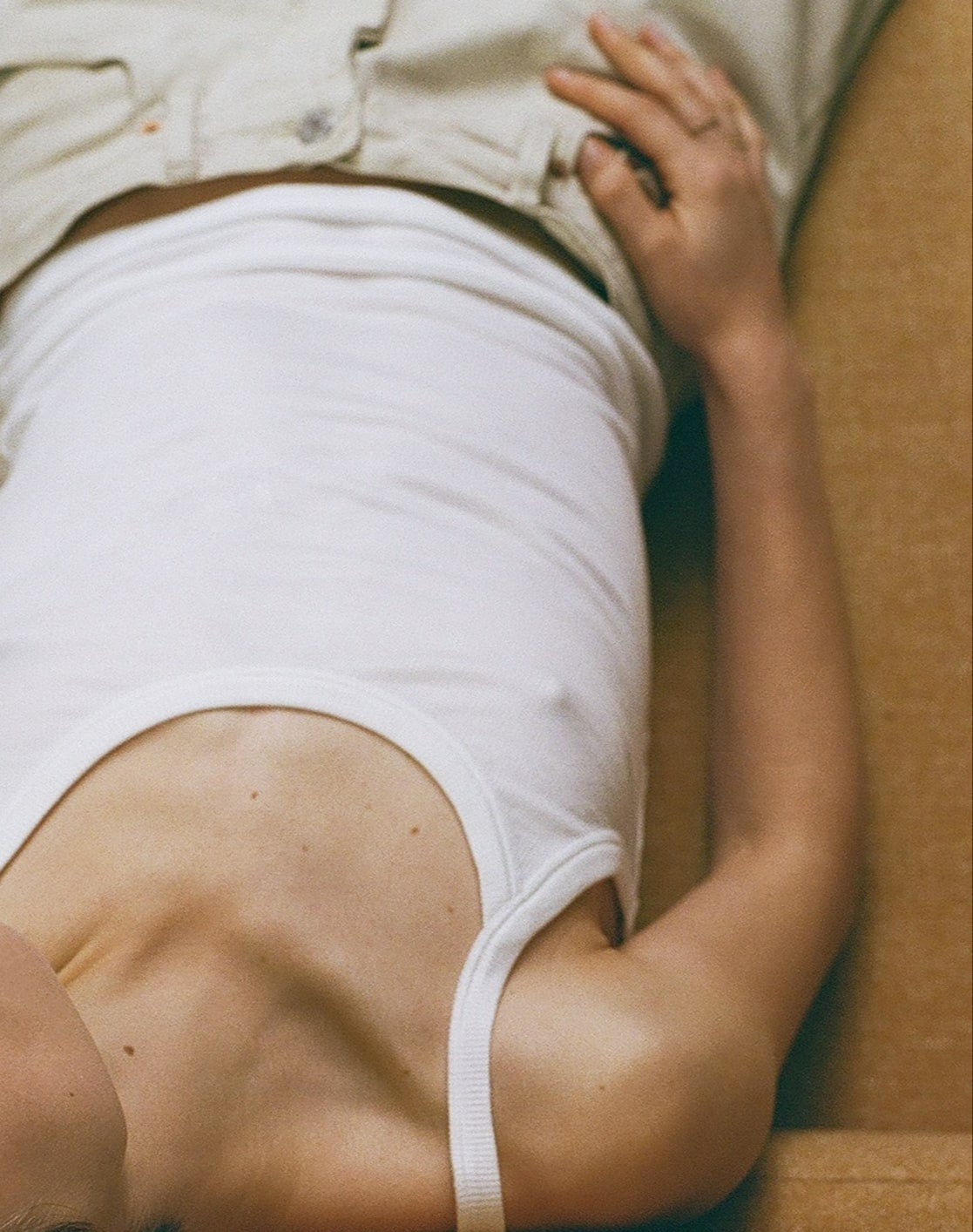 The Hailey in crispy white. Body-skimming fit shown on model