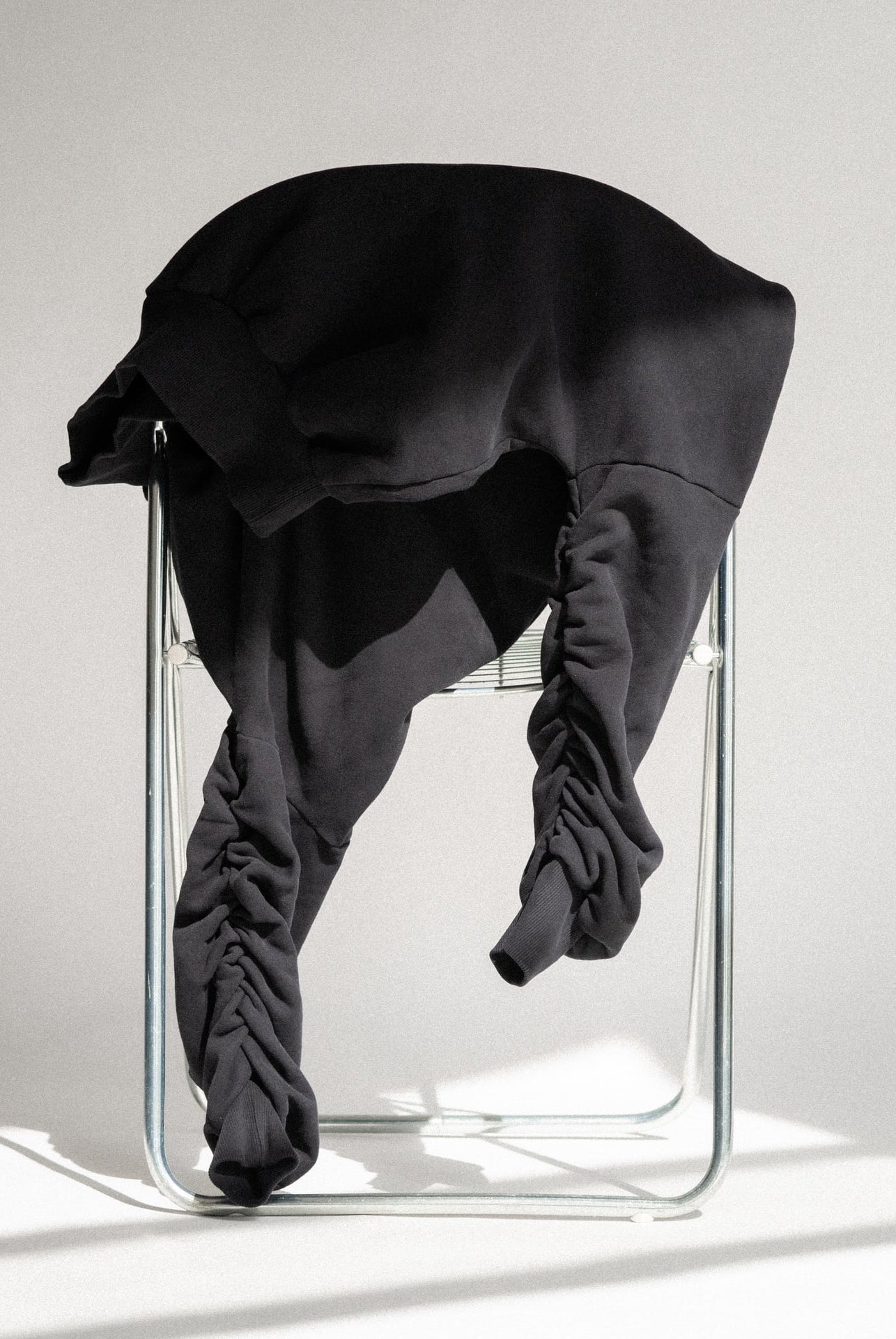 The Blake cropped sweatshirt in essential black, organic cotton fleece