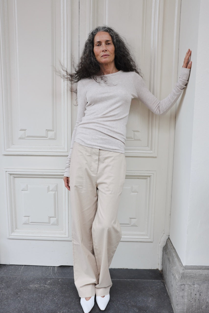 The Alex with The Georgia long sleeve in Beige Melange worn on model