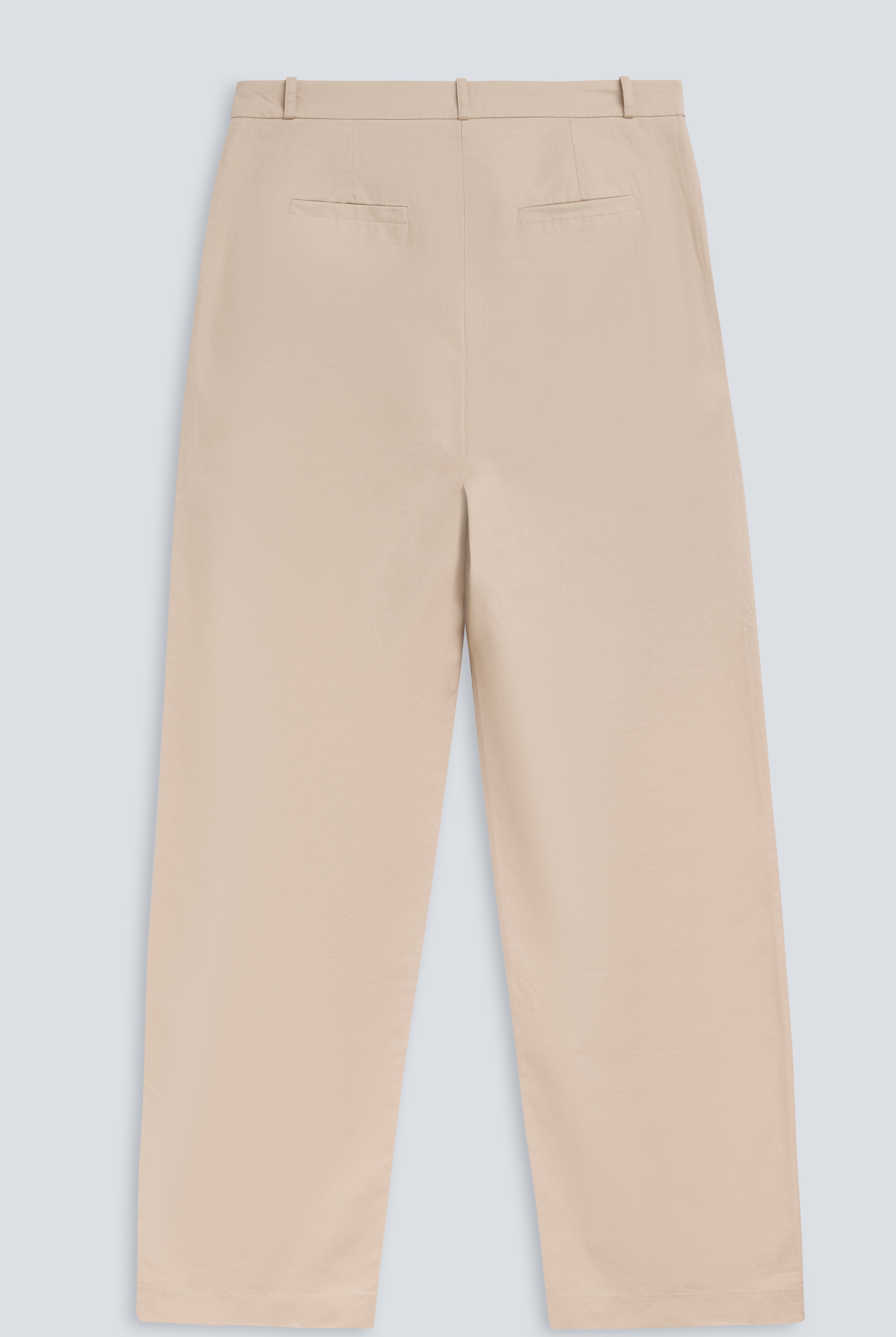 The Alex in Beige. 50% linen with 48% cotton with 2% elastane. Back view.