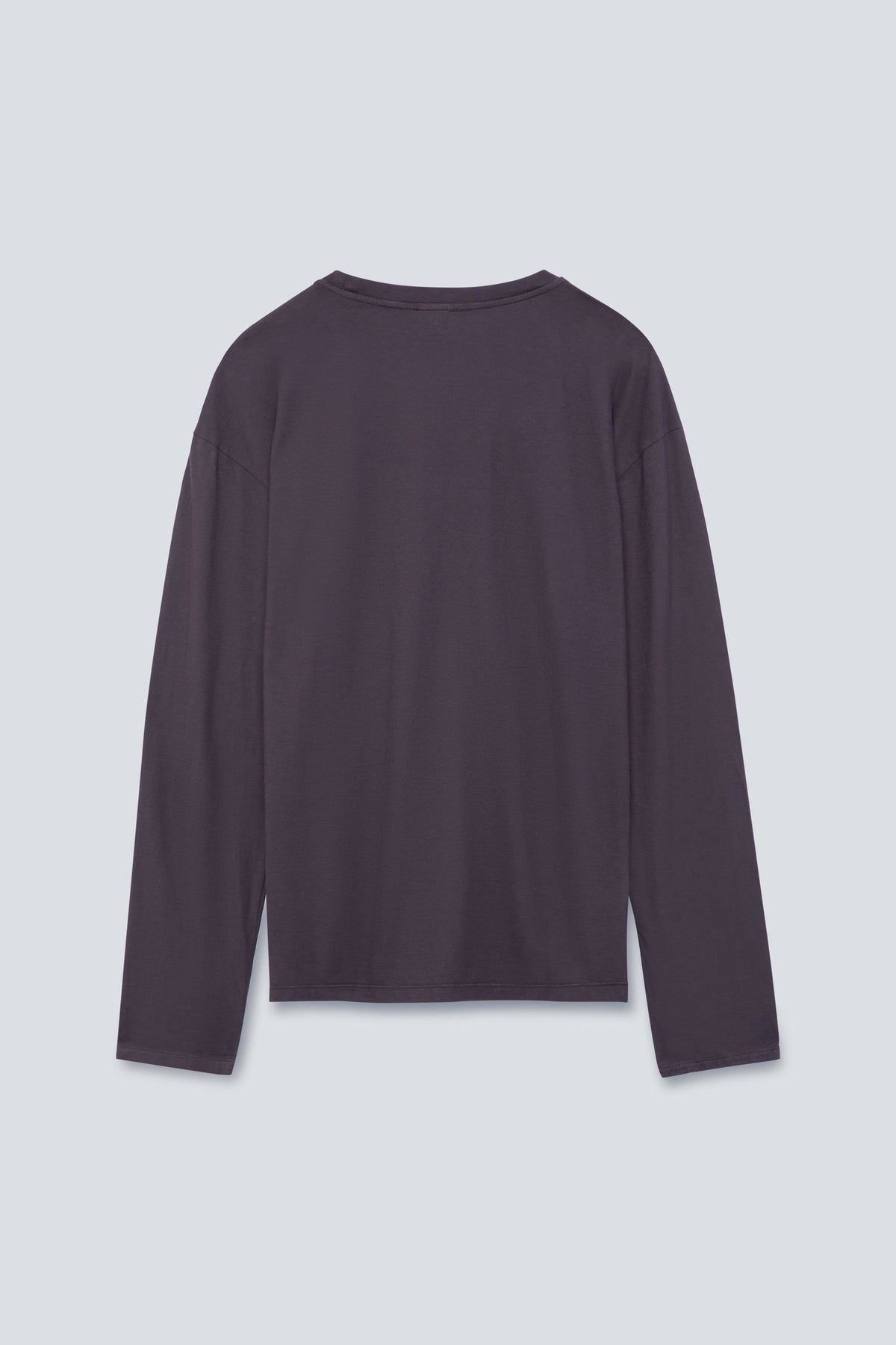 The Emily in Plum. Longsleeve van biologisch katoen, 140 gram. Achterkant.