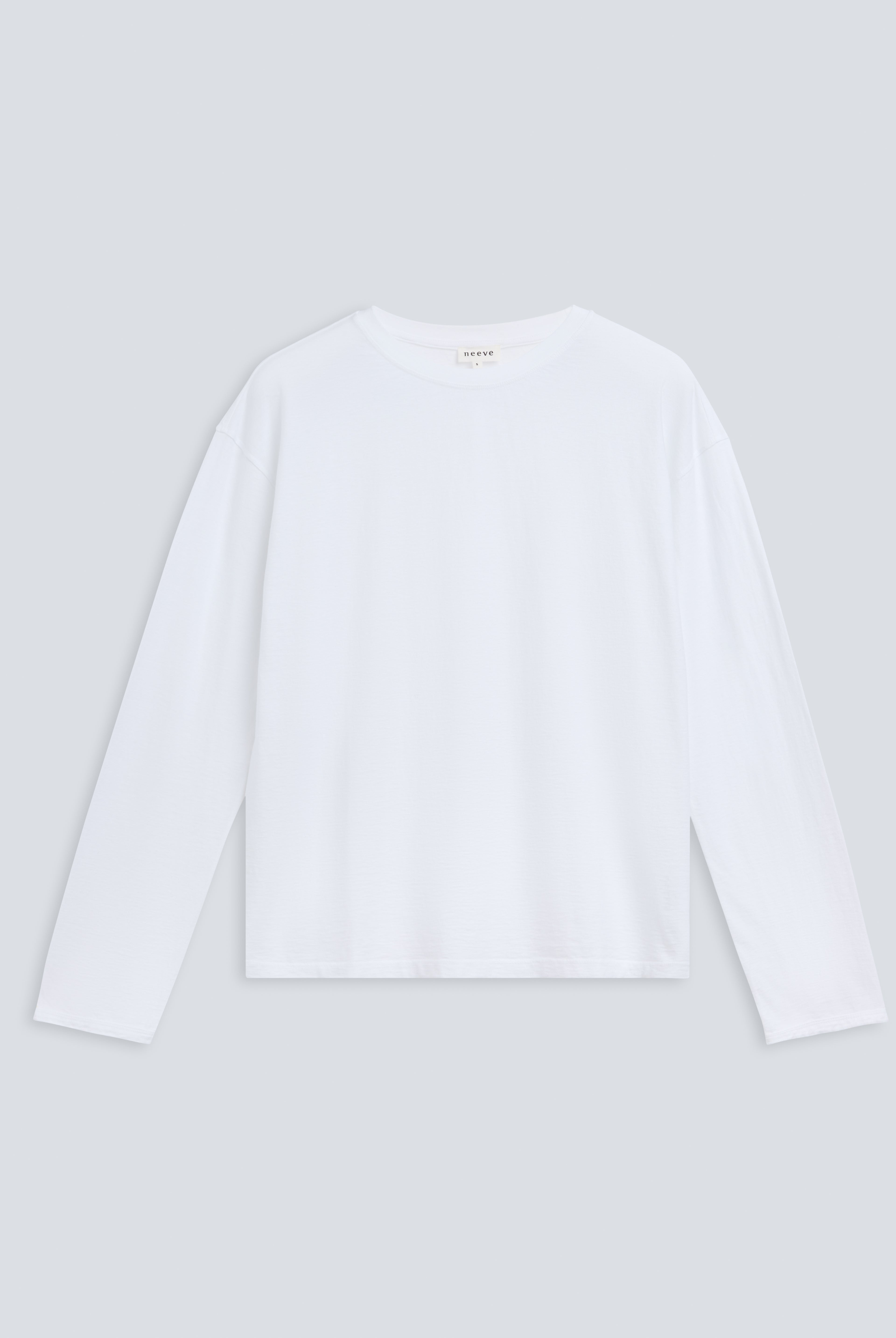 The Emily longsleeve in crispy white. 140 grams organic cotton. GOTS