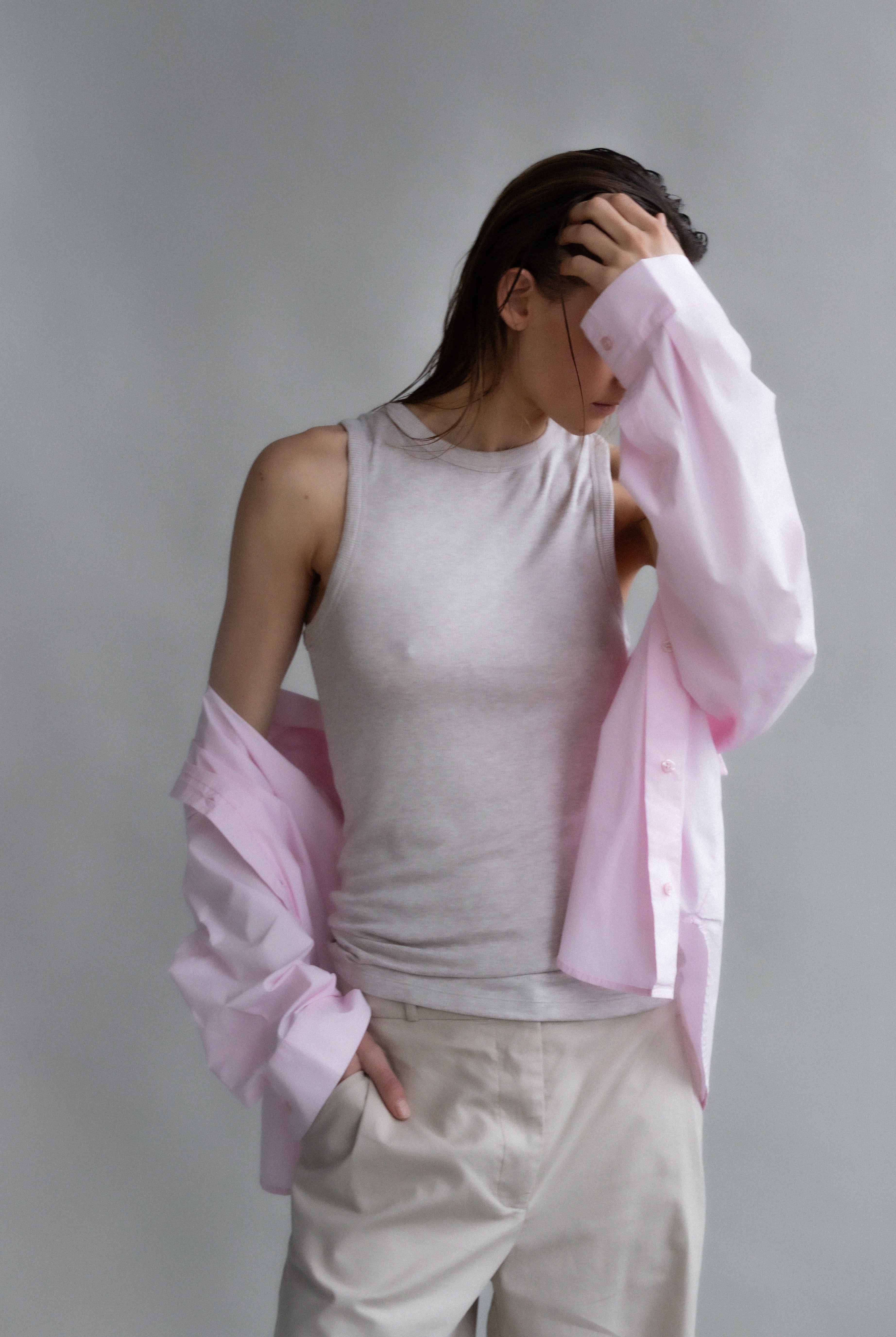 The Erin in Beige Melange. 98% modal lenzing with 2% elastane. Shown with The Lune in Rose Pink & The Alex in Beige.