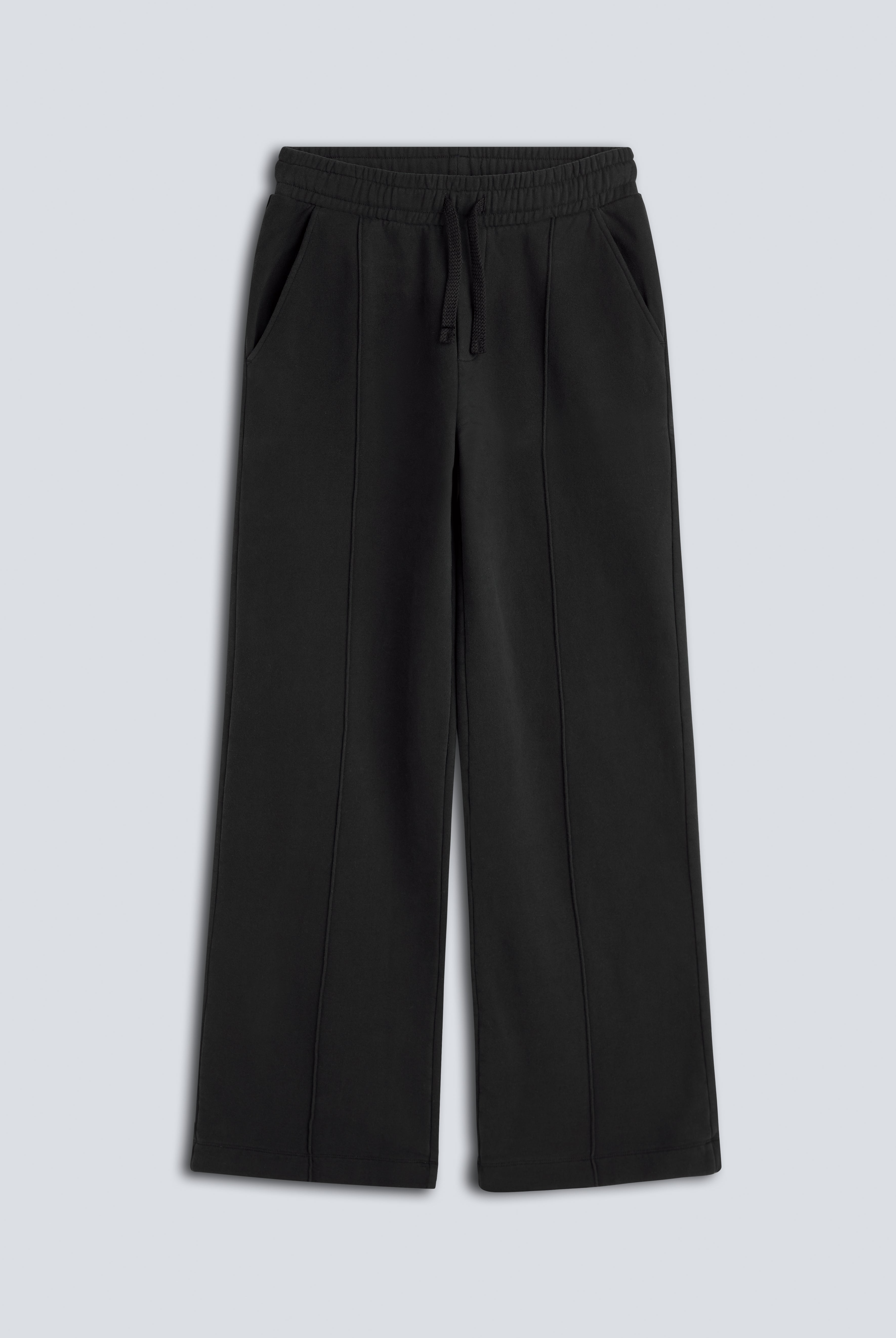 The Gioia wide-leg pants in essential black detail view, 100% organic cotton fleece