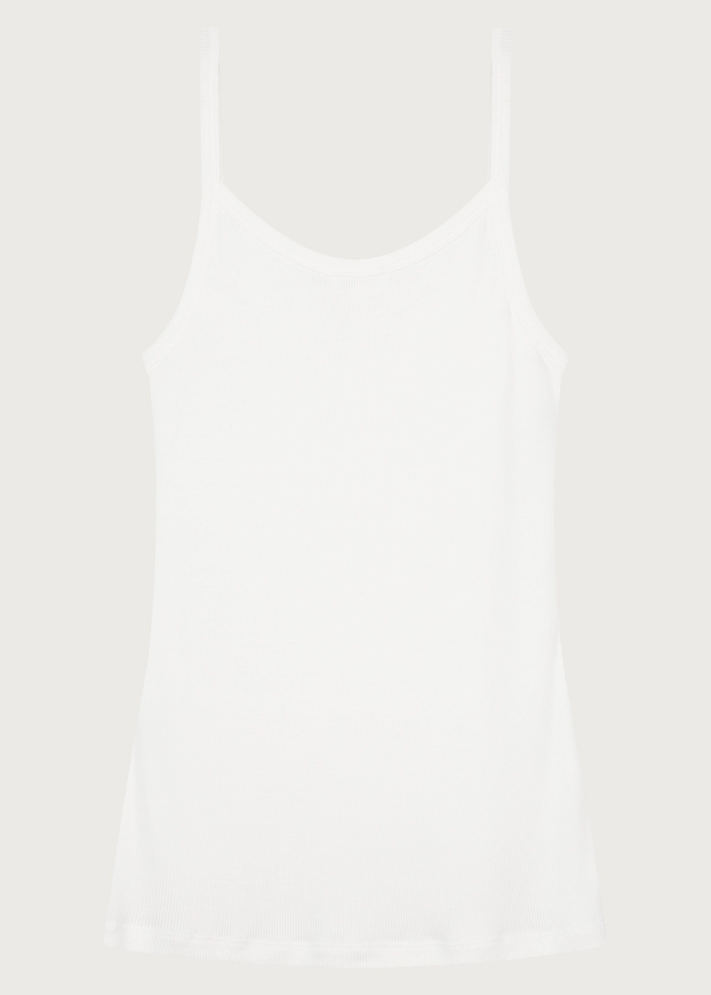 The Hailey in crispy white. Body-skimming fit, back view