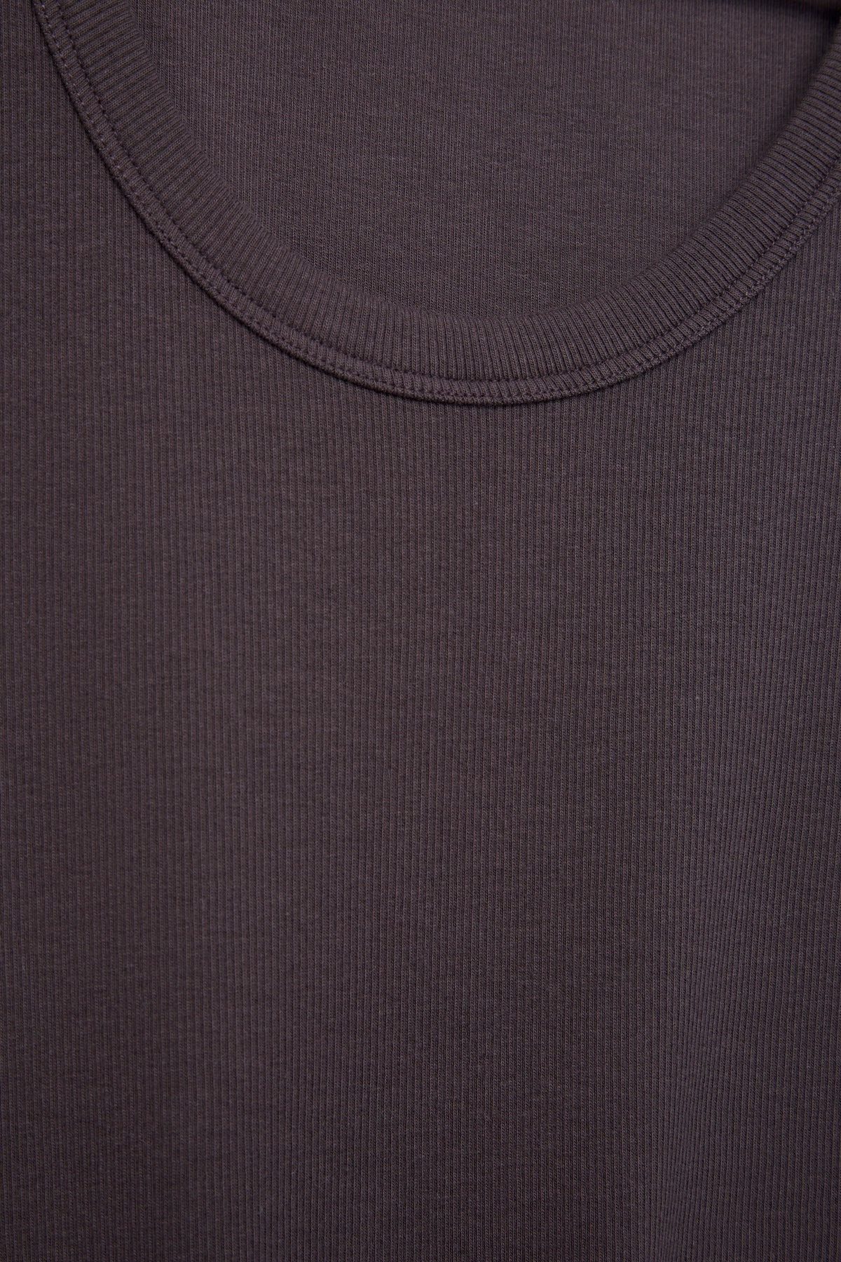 The Josie Tank Top in Plum. Made from 95% organic cotton with 5% elastane. Detail material.
