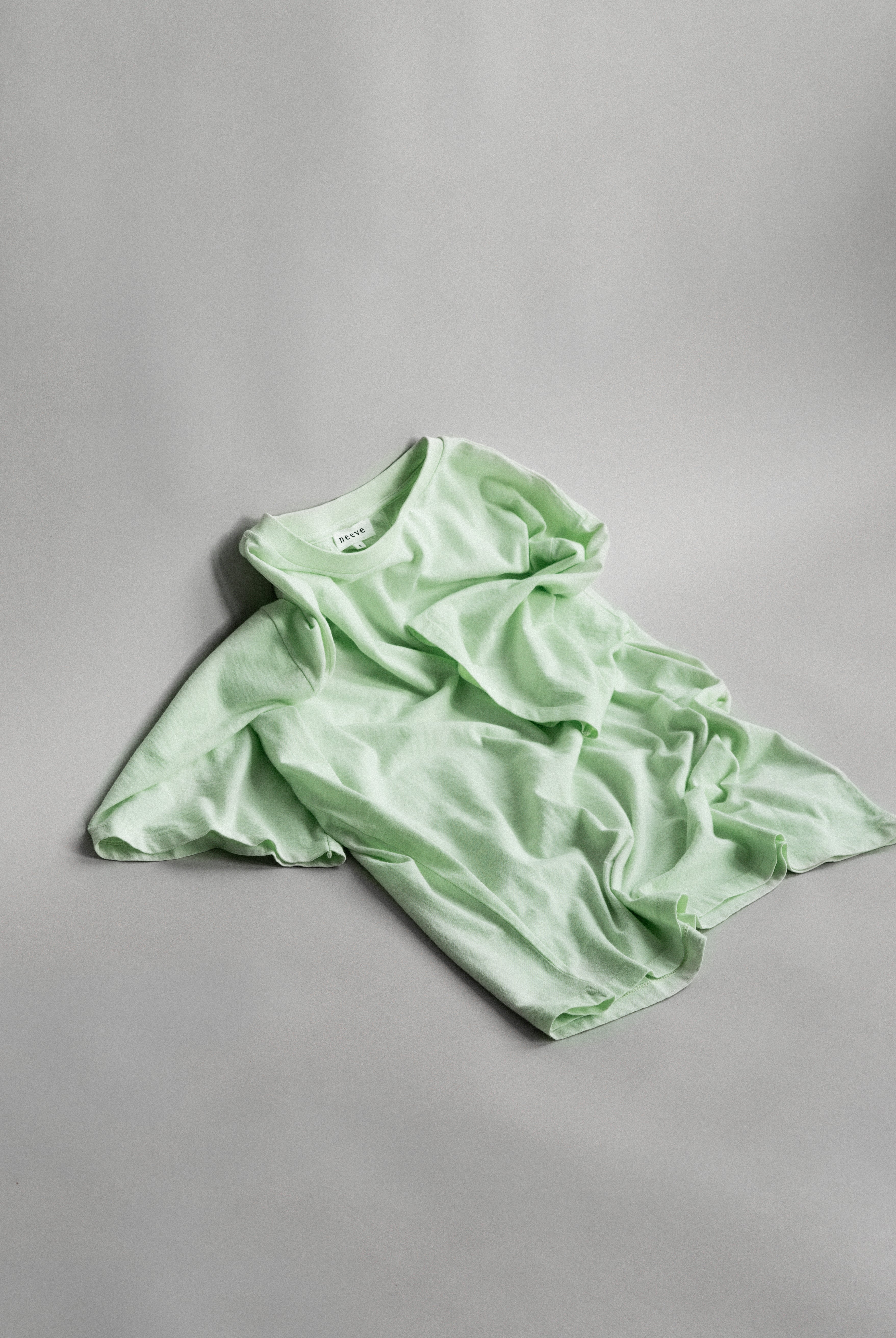 The Lara in Lime. 140 grams organic cotton. GOTS certified.