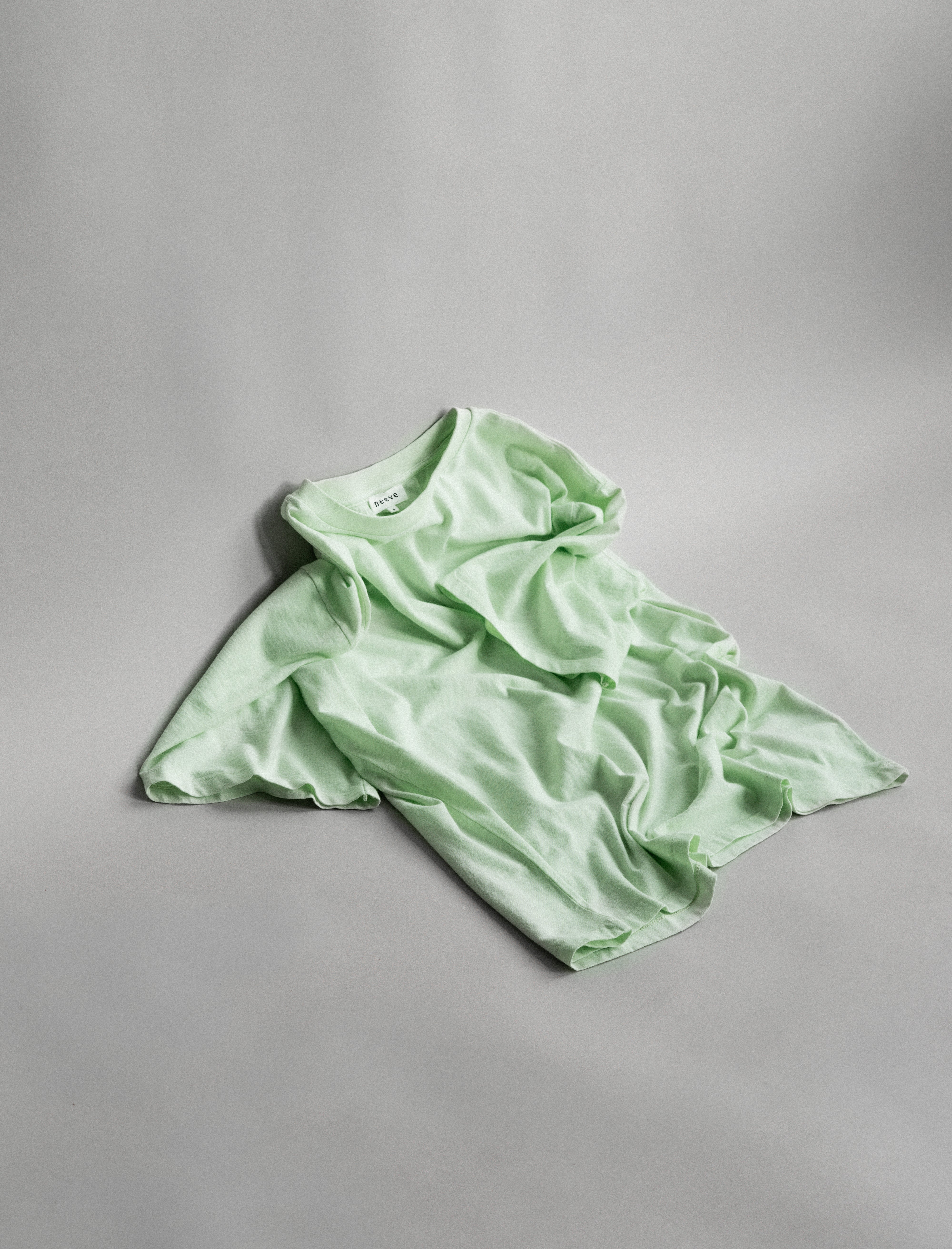 The Lara in Lime. 140 grams organic cotton. GOTS certified.