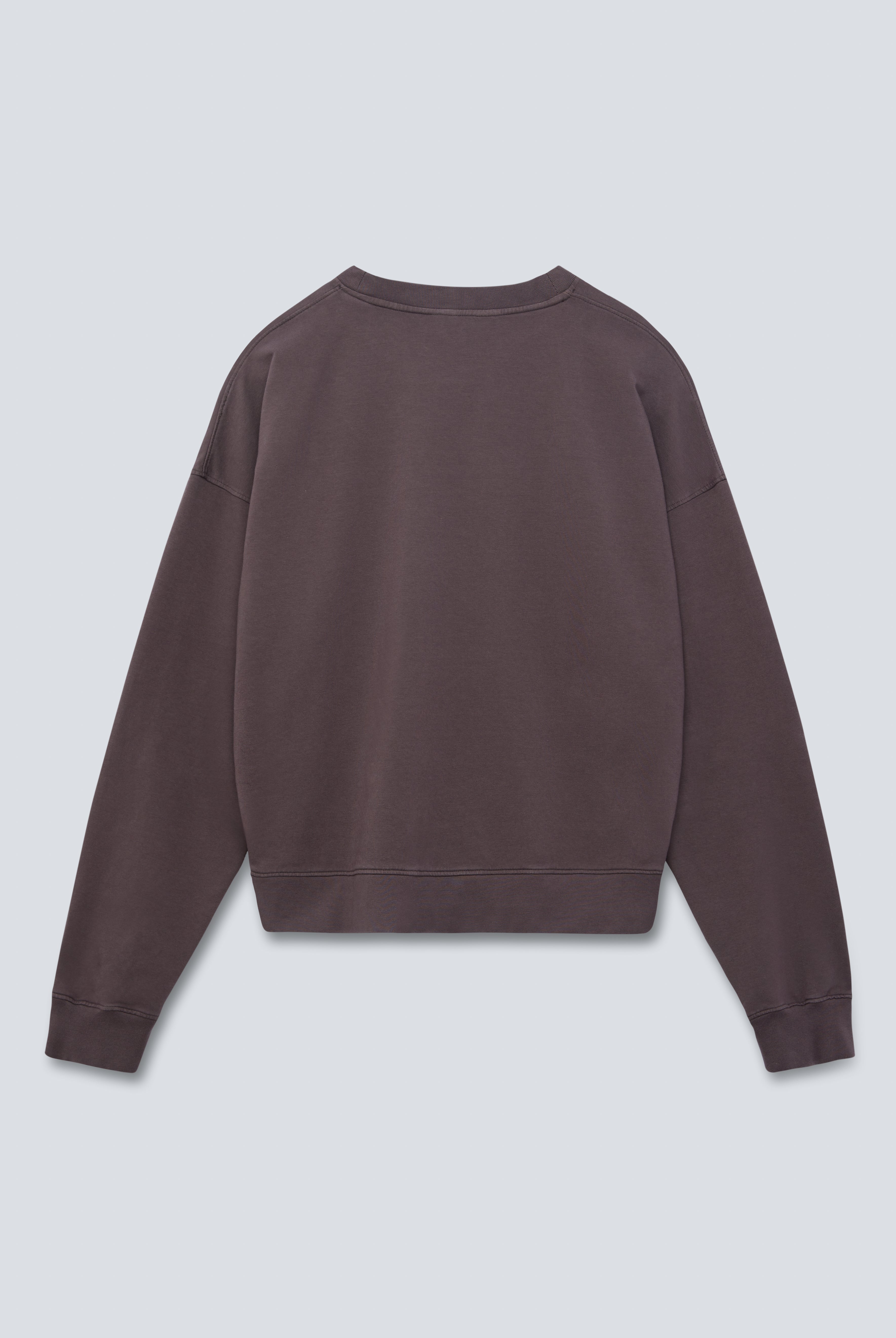 The May in Plum. Crew-neck sweater with a boxy shape. 100% organic cotton babyfleece. GOTS. Back view.