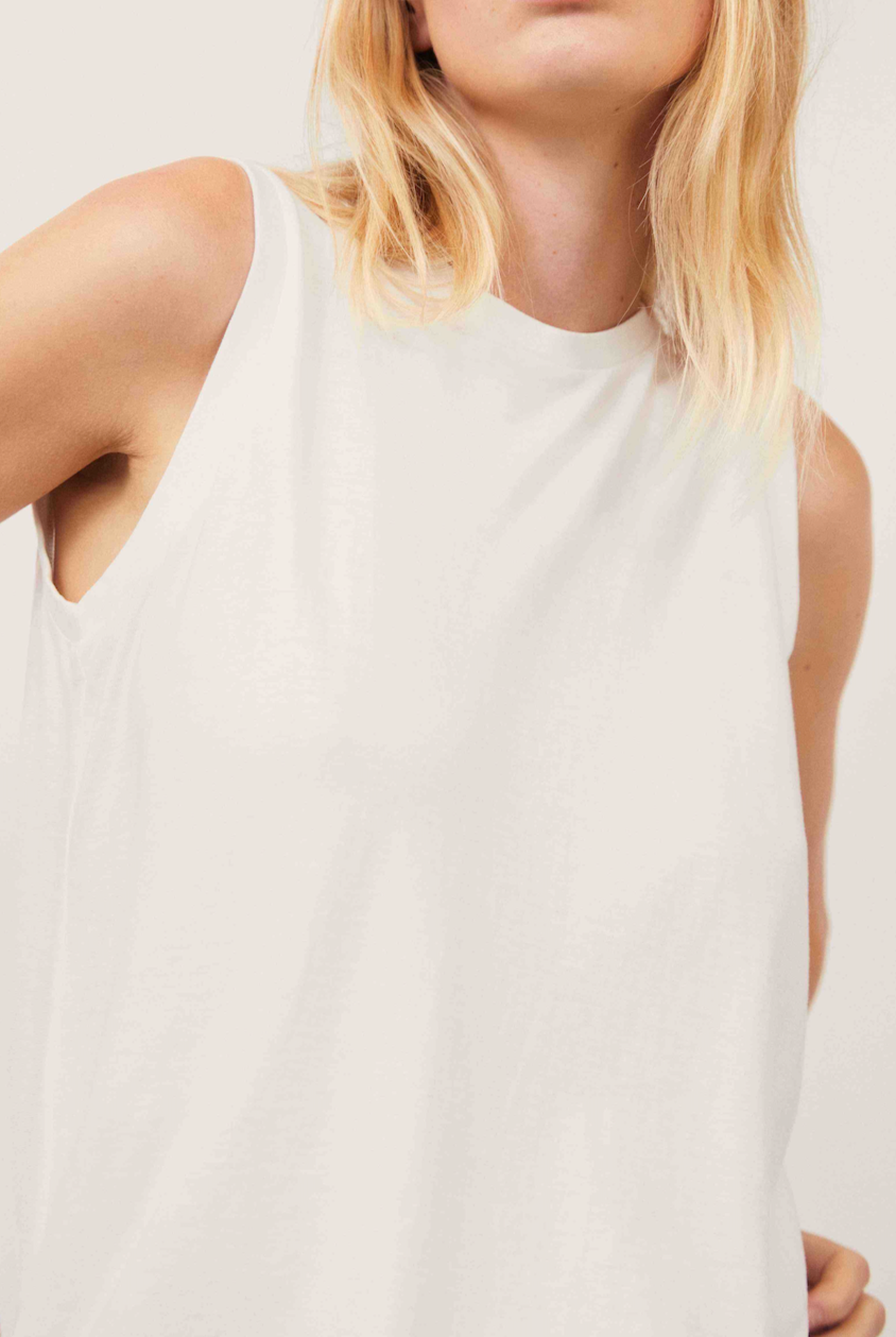 The Neva tank top in crispy white - front view, minimalist organic cotton design