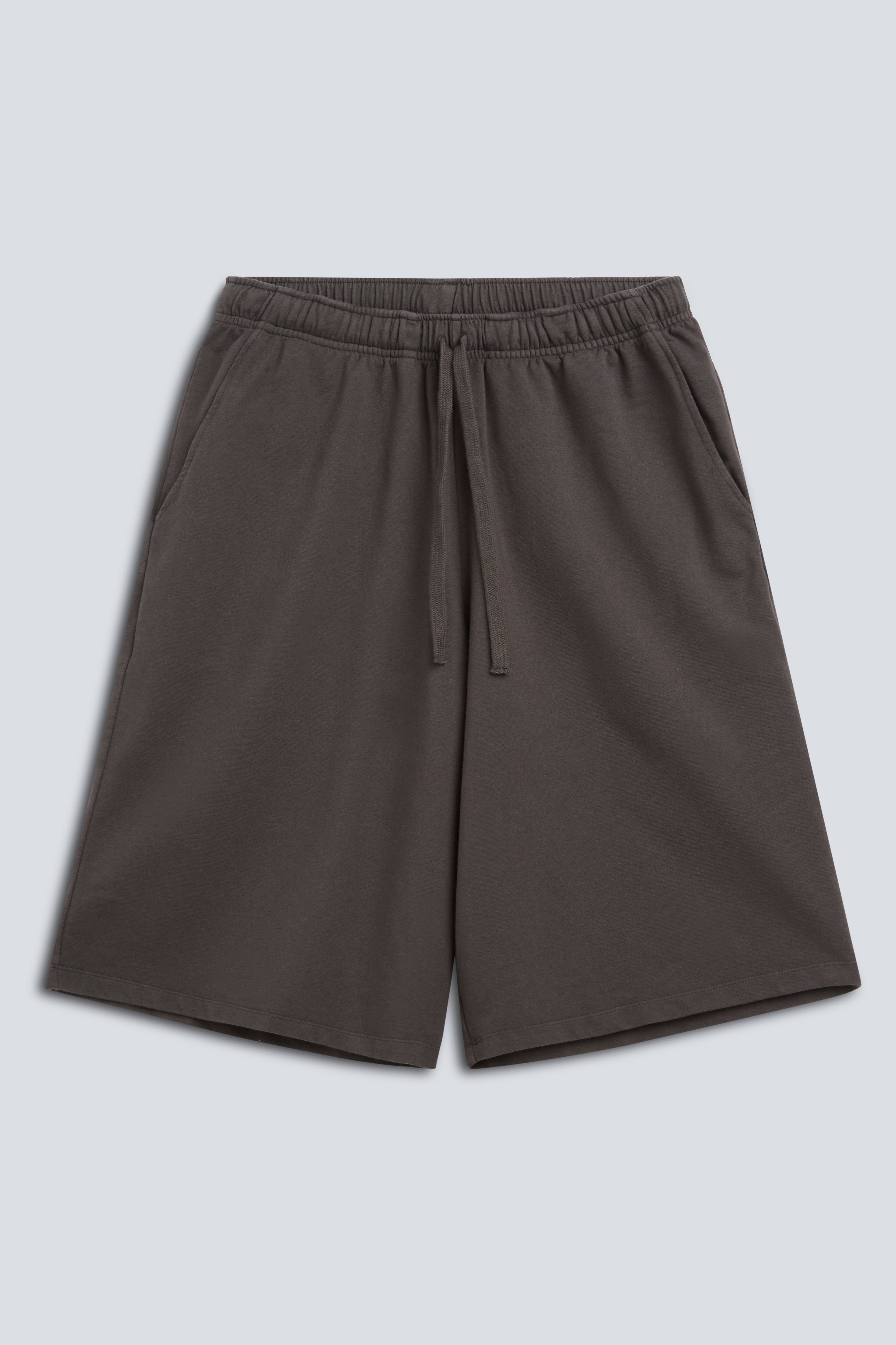 The Posey in Pitch Black. 100% organic cotton babyfleece. GOTS certified. Front view.