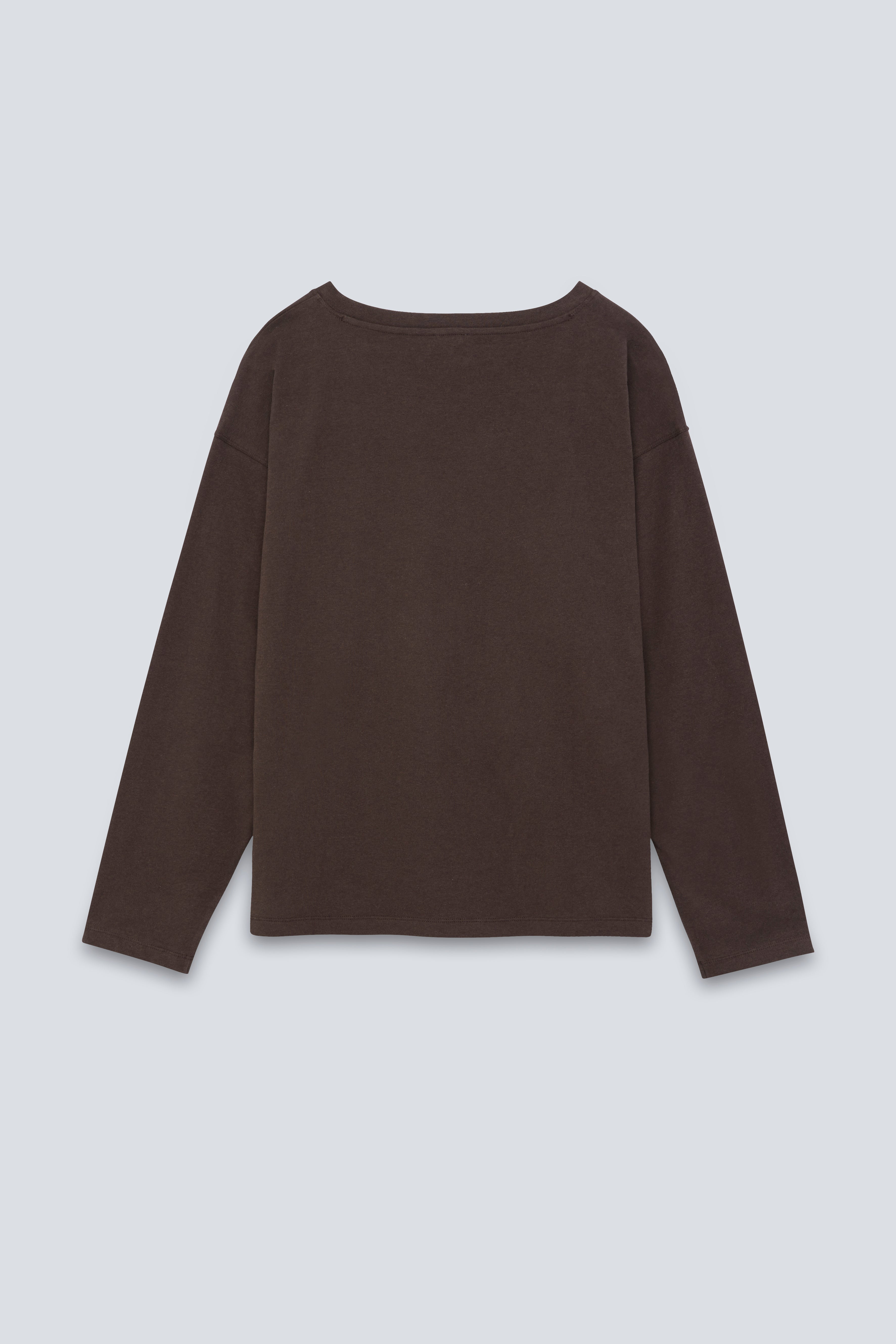 The Rose in Chocolate Melange. An oversized long sleeve that wears like a sweater, but lighter. 95% organic cotton with 5% elastane. GOTS. Back view.