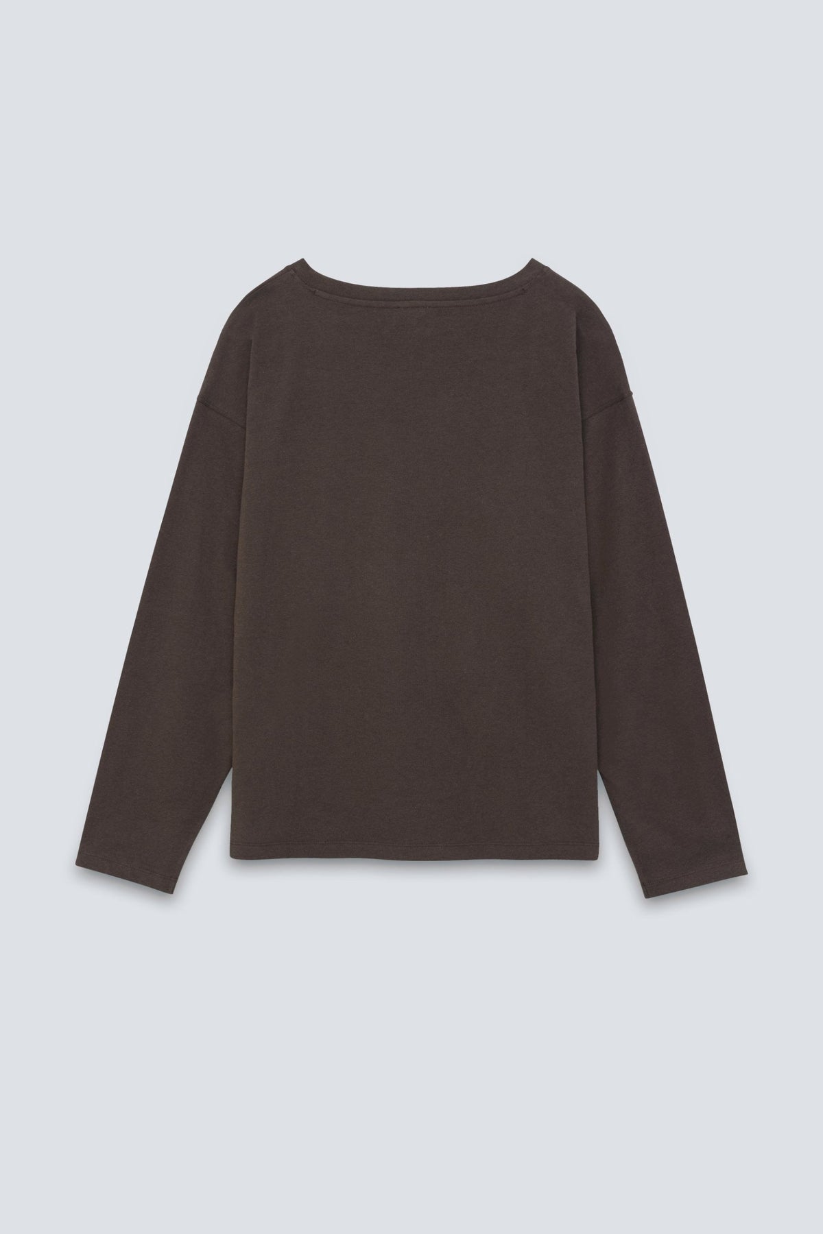 The Rose in Chocolate Melange. Een oversized longsleeve die draagt als een sweater, maar lichter. 95% biologisch katoen met 5% elastaan. Achterkant.