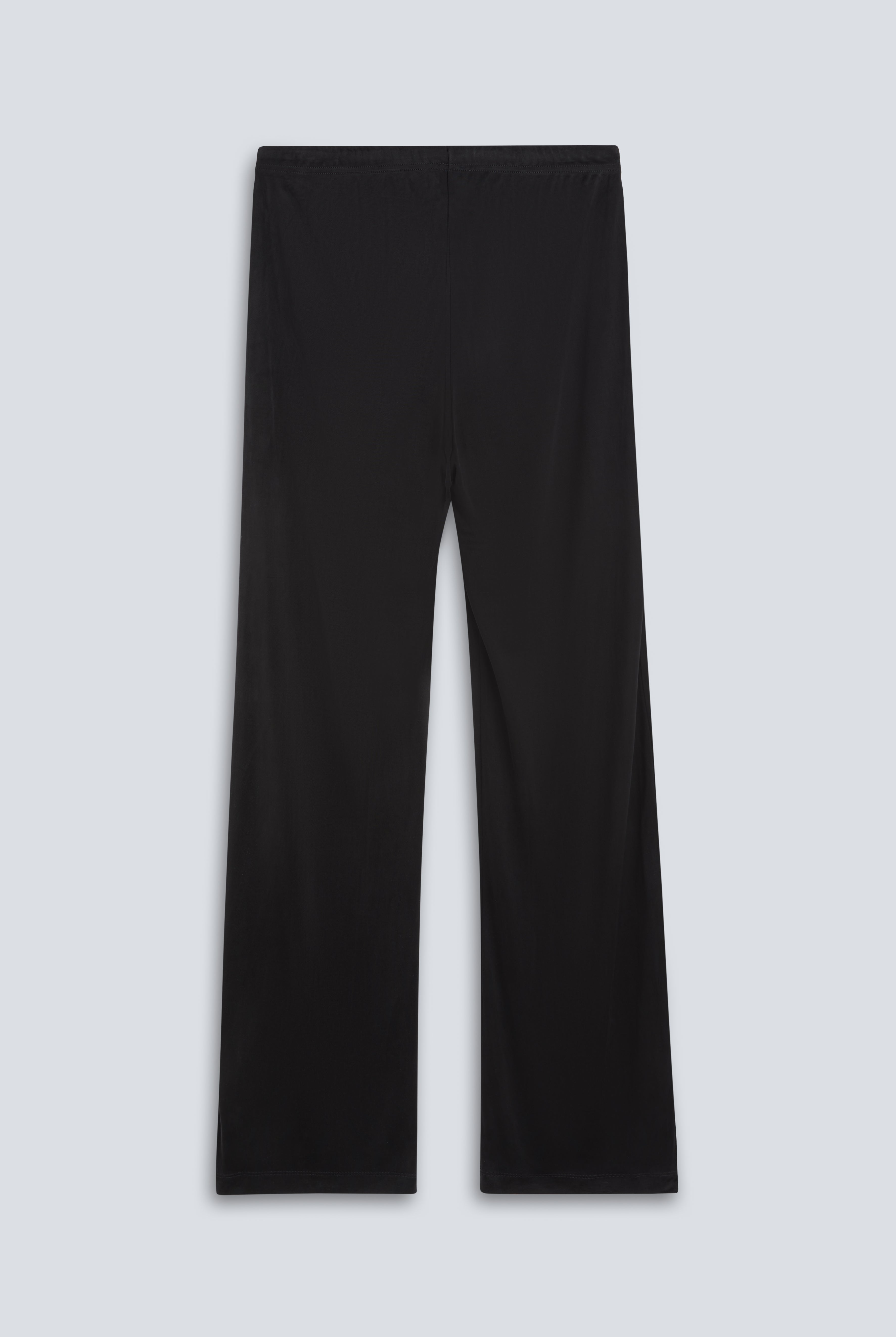The Sam Essential Black. 100% Lyocell. Back view.