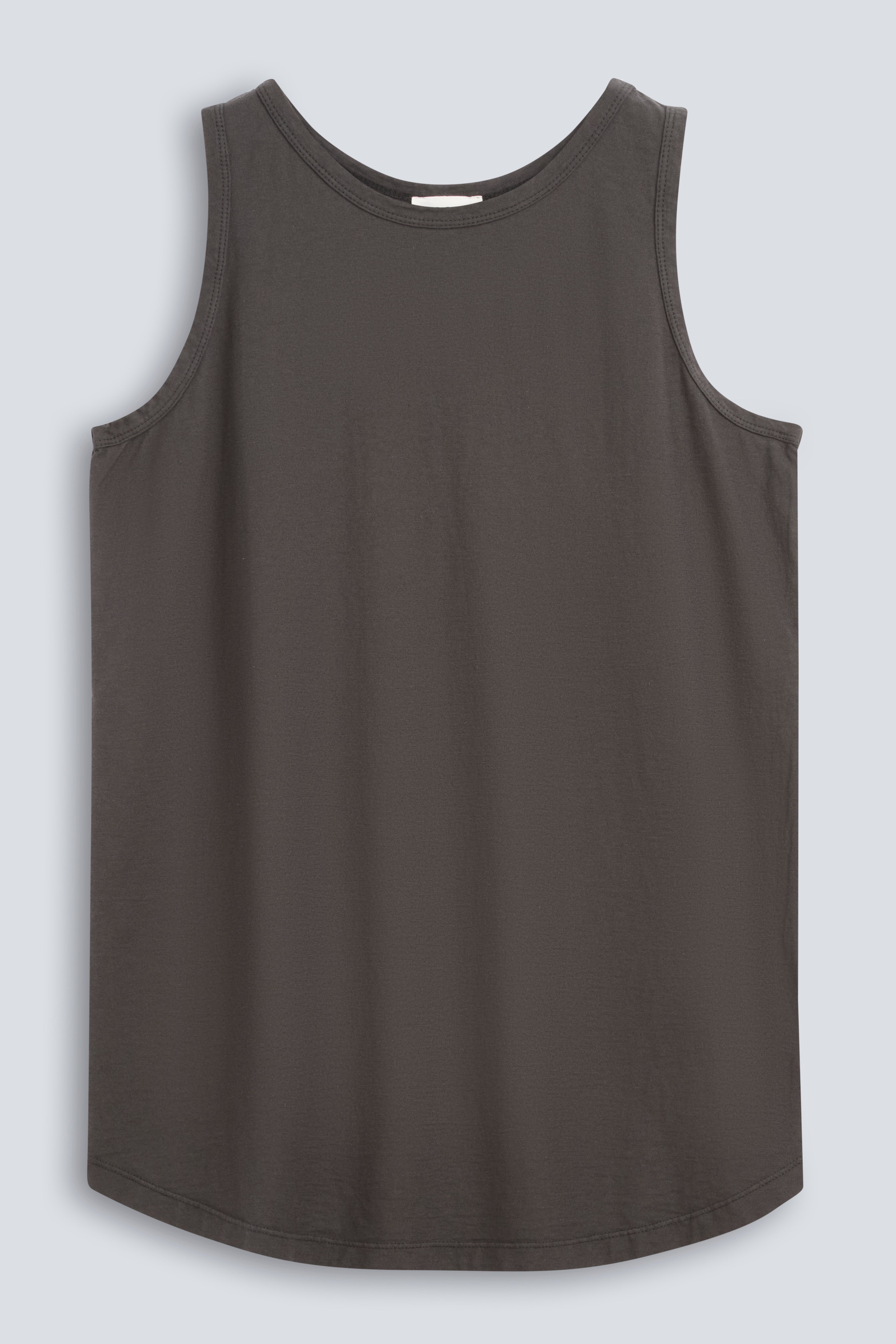 The Selene in Pitch Black. 140 grams organic cotton. GOTS certified.