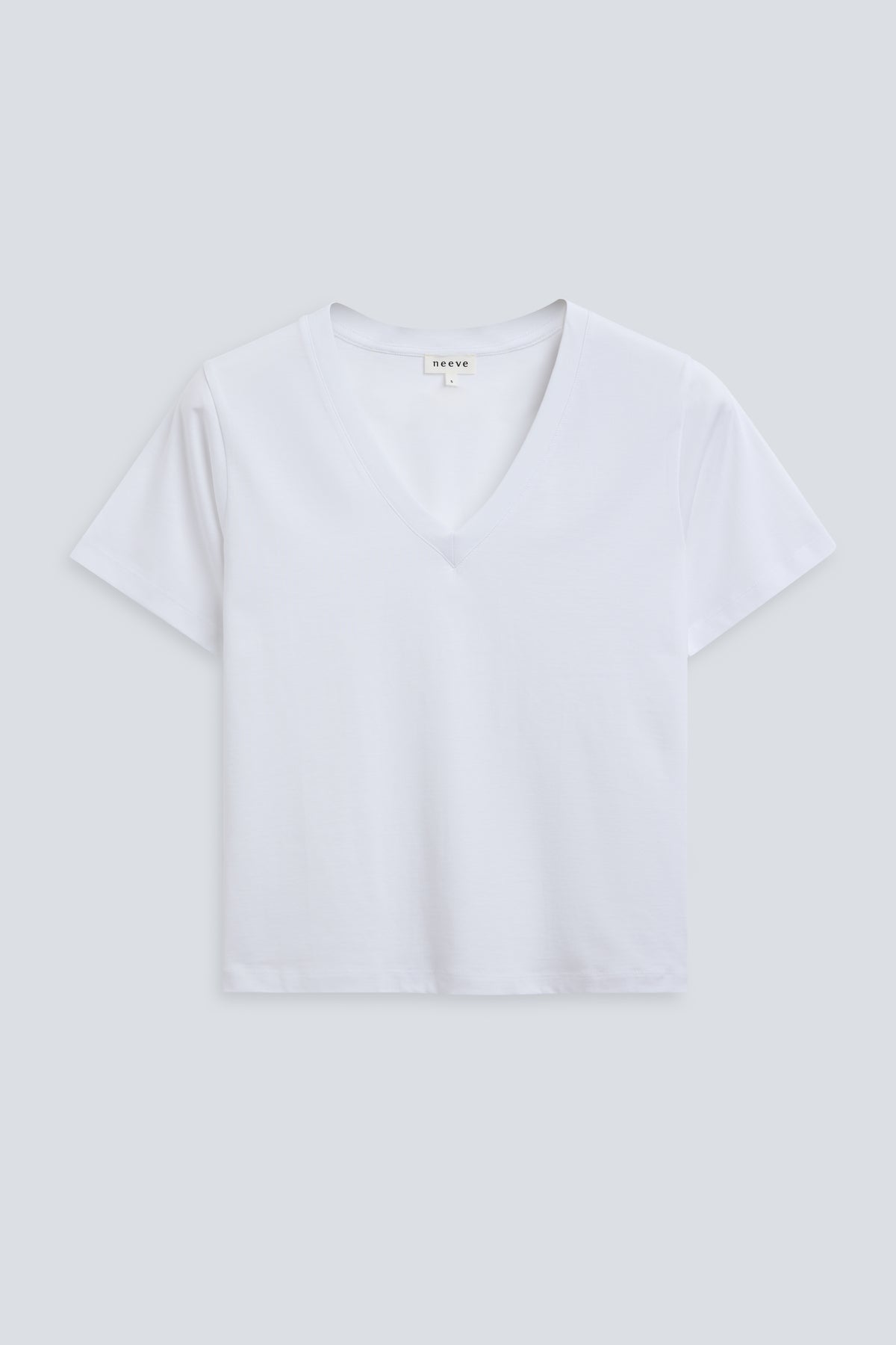 The Victoria in Crispy White. V-neck tee. 180 grams, 100% organic cotton. Front view.
