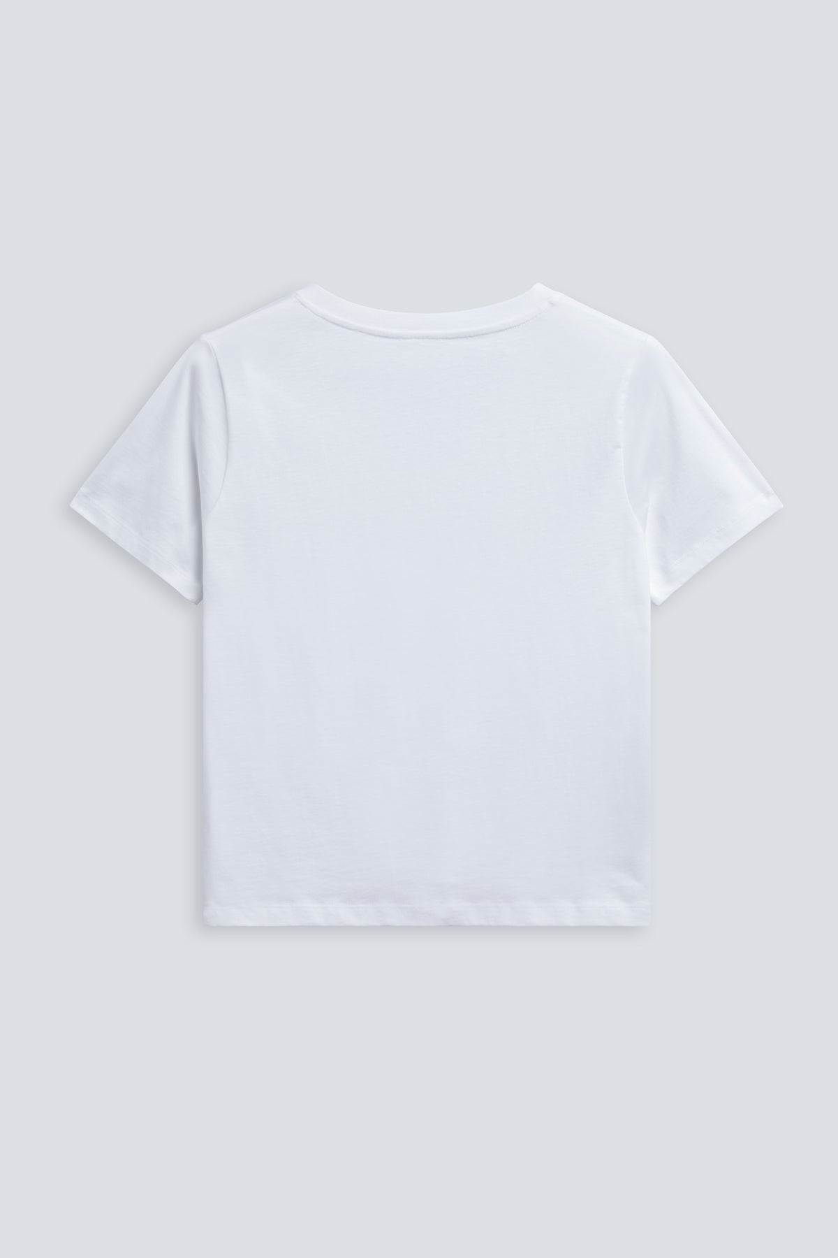 The Victoria in Crispy White. V-neck tee. 180 grams, 100% organic cotton. Back view.