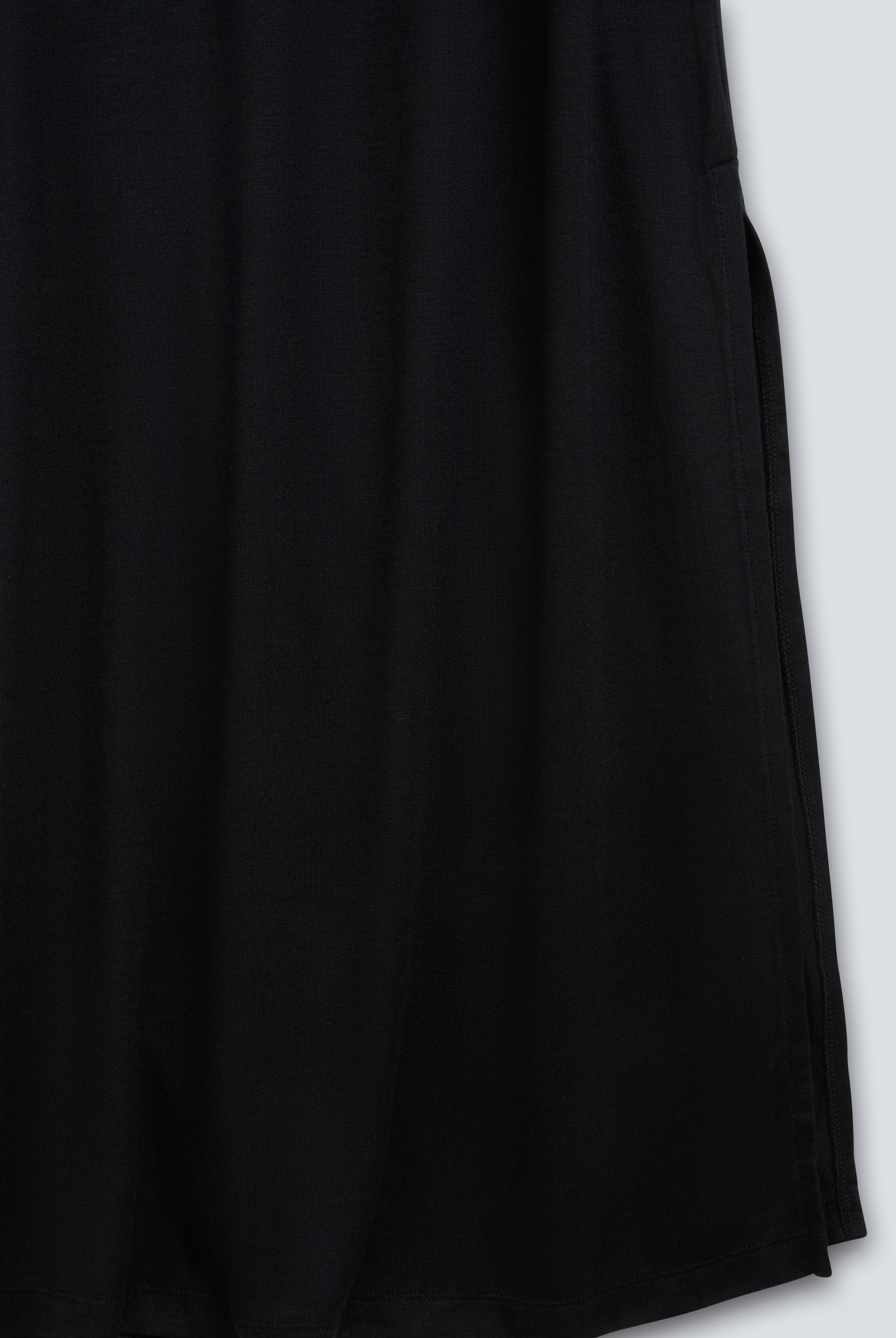 The Wren in Essential Black.
95% Micromodal with 5% elastane. Detail fabric.