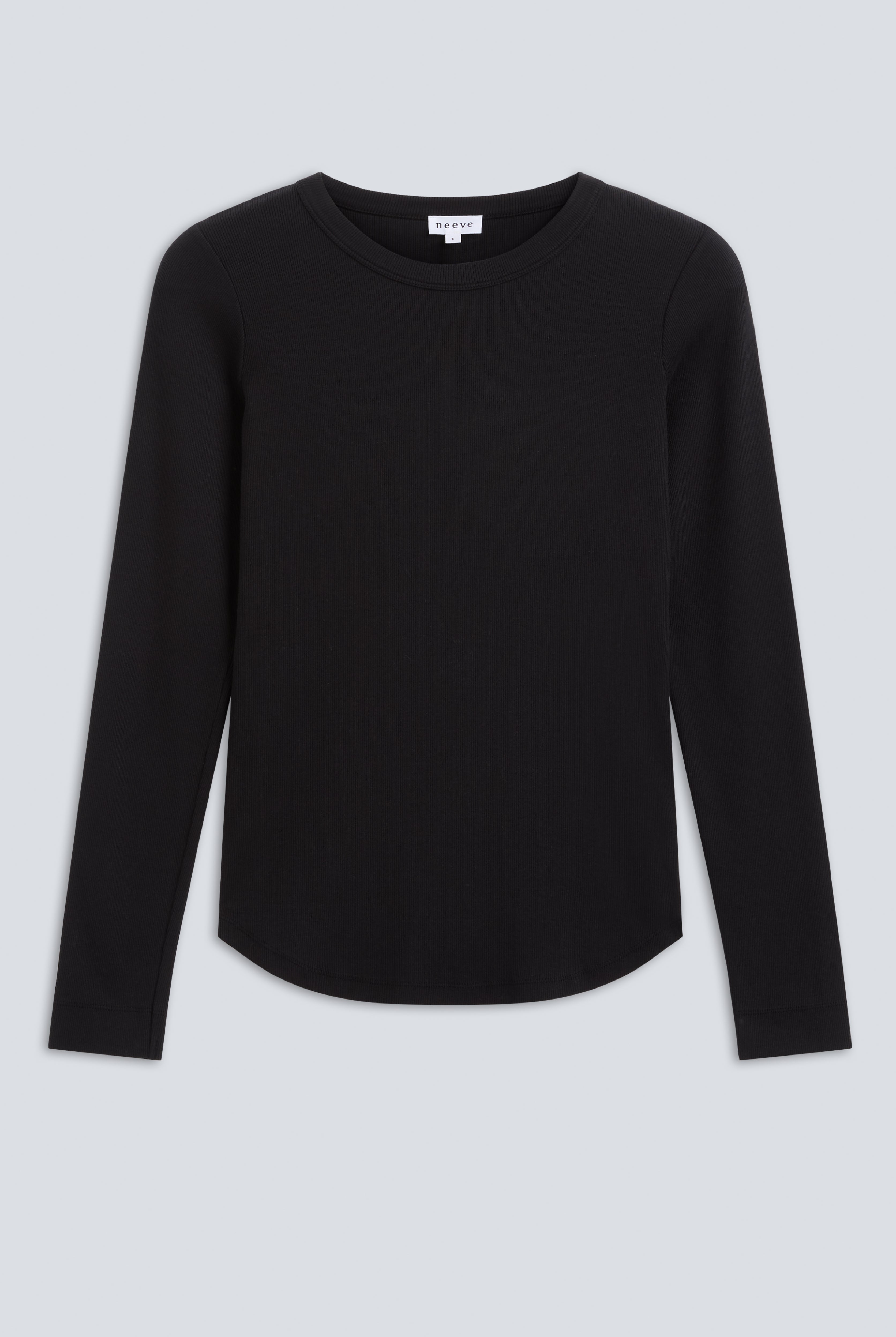 The Ella in Essential Black. Crew-neck long sleeve. 95% organic cotton with 5% elastane. Front view. GOTS