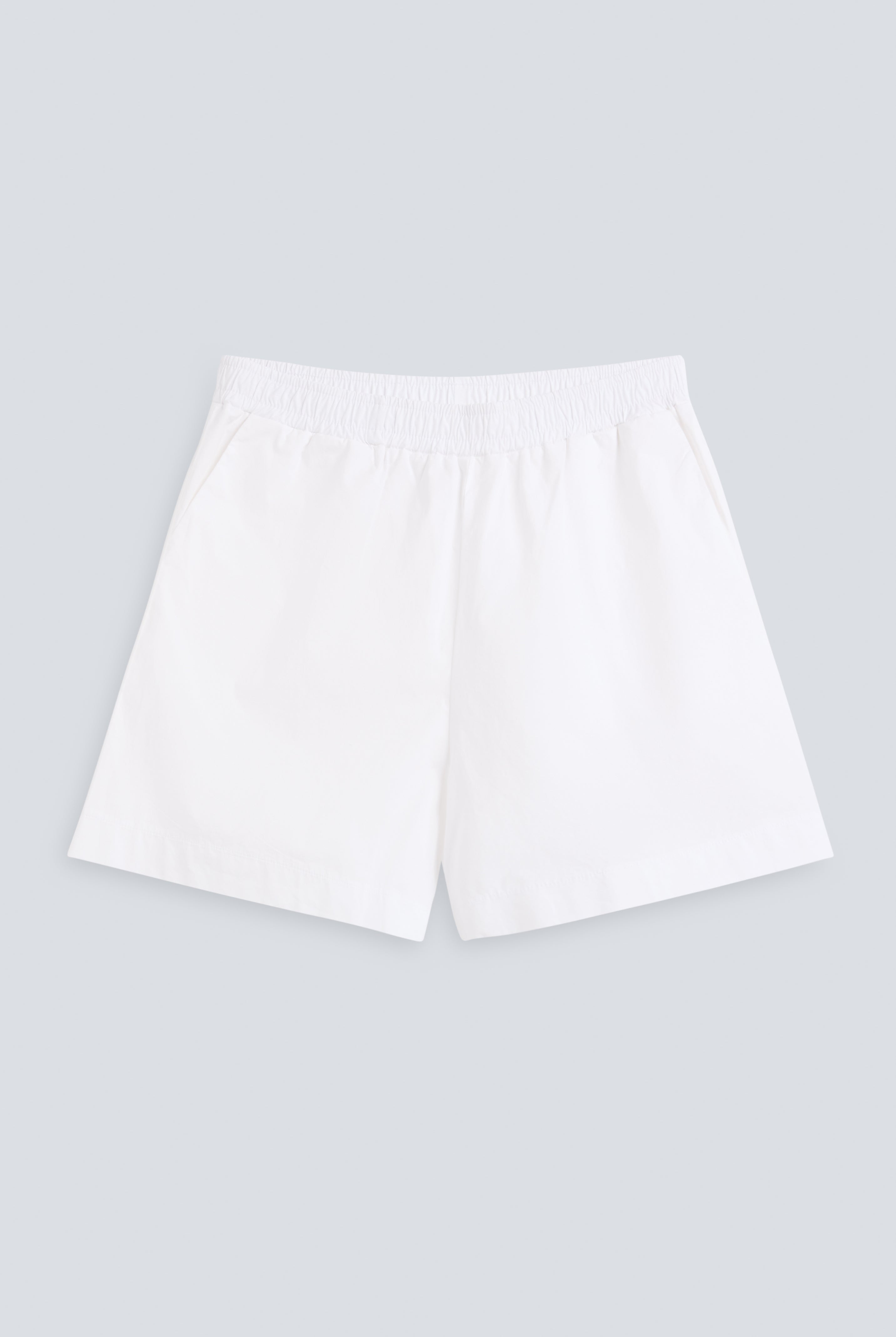 The Lux in Crispy White. 97% pima cotton with 3% elastane. Front view.