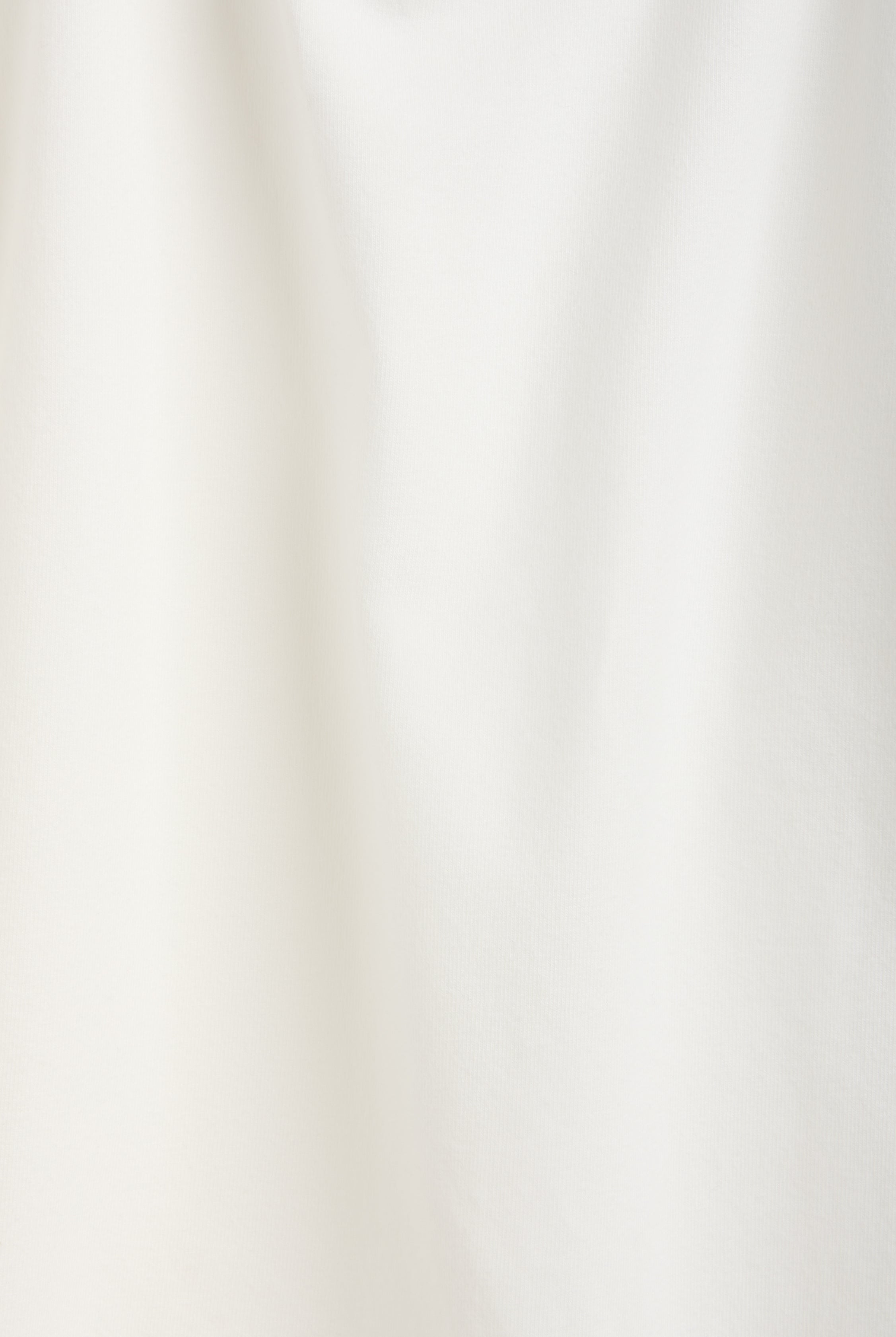 The Nora fitted long sleeve off-white, detail material 95% organic cotton 5% elastane