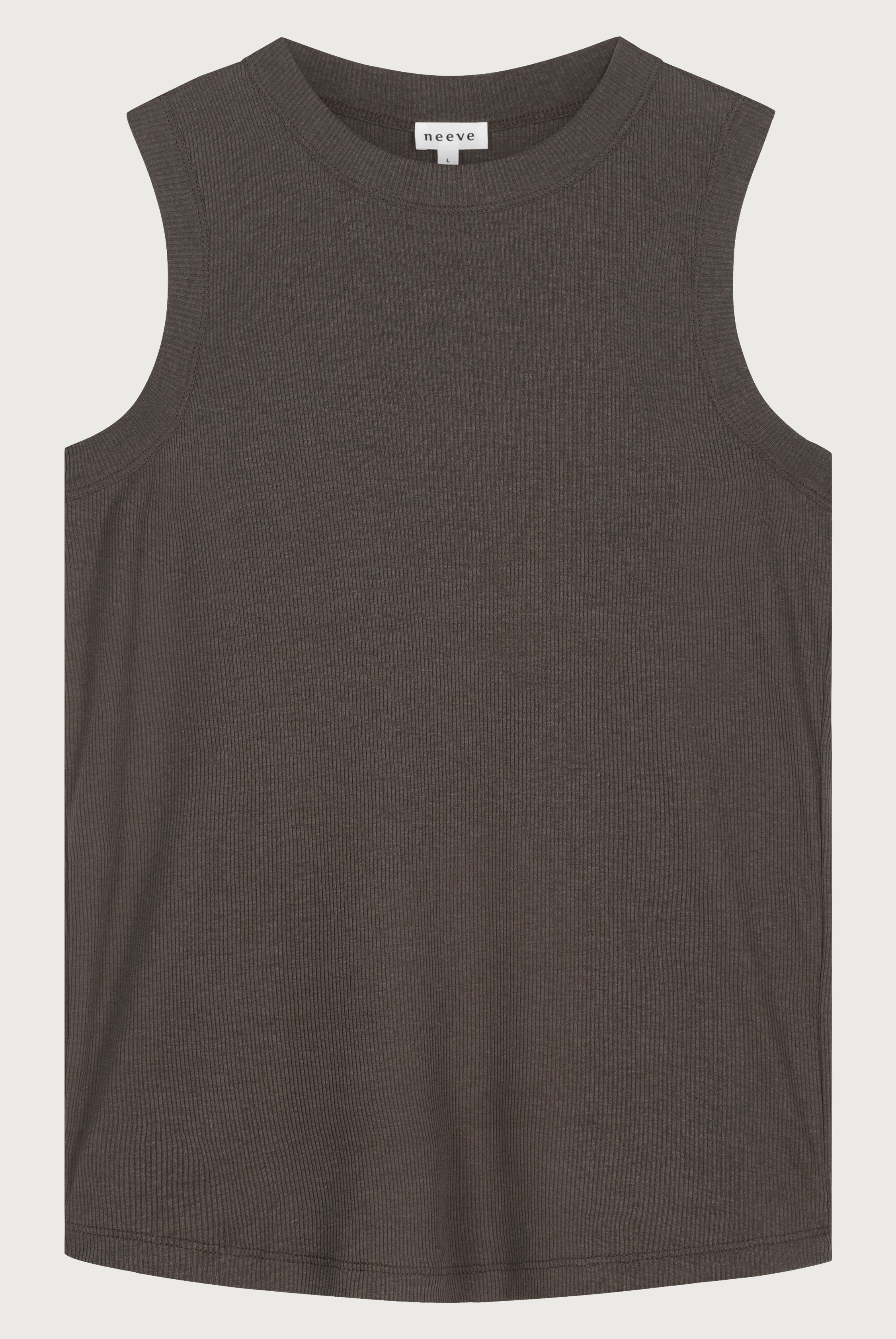The Rania tank top intense brown. Front view. GOTS-certified organic cotton.