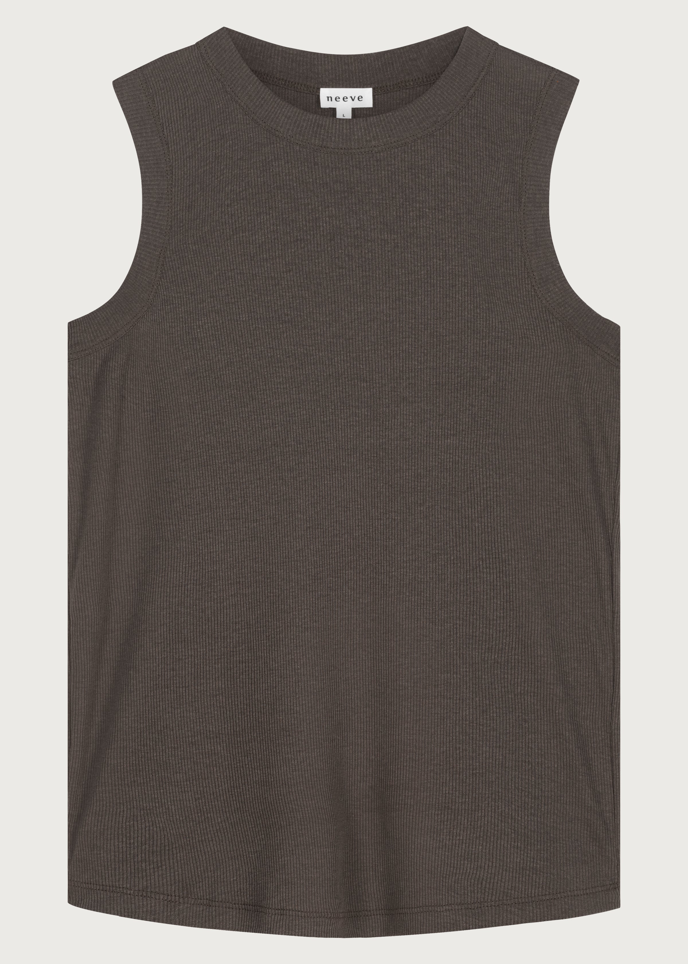 The Rania tank top intense brown. Front view. GOTS-certified organic cotton.