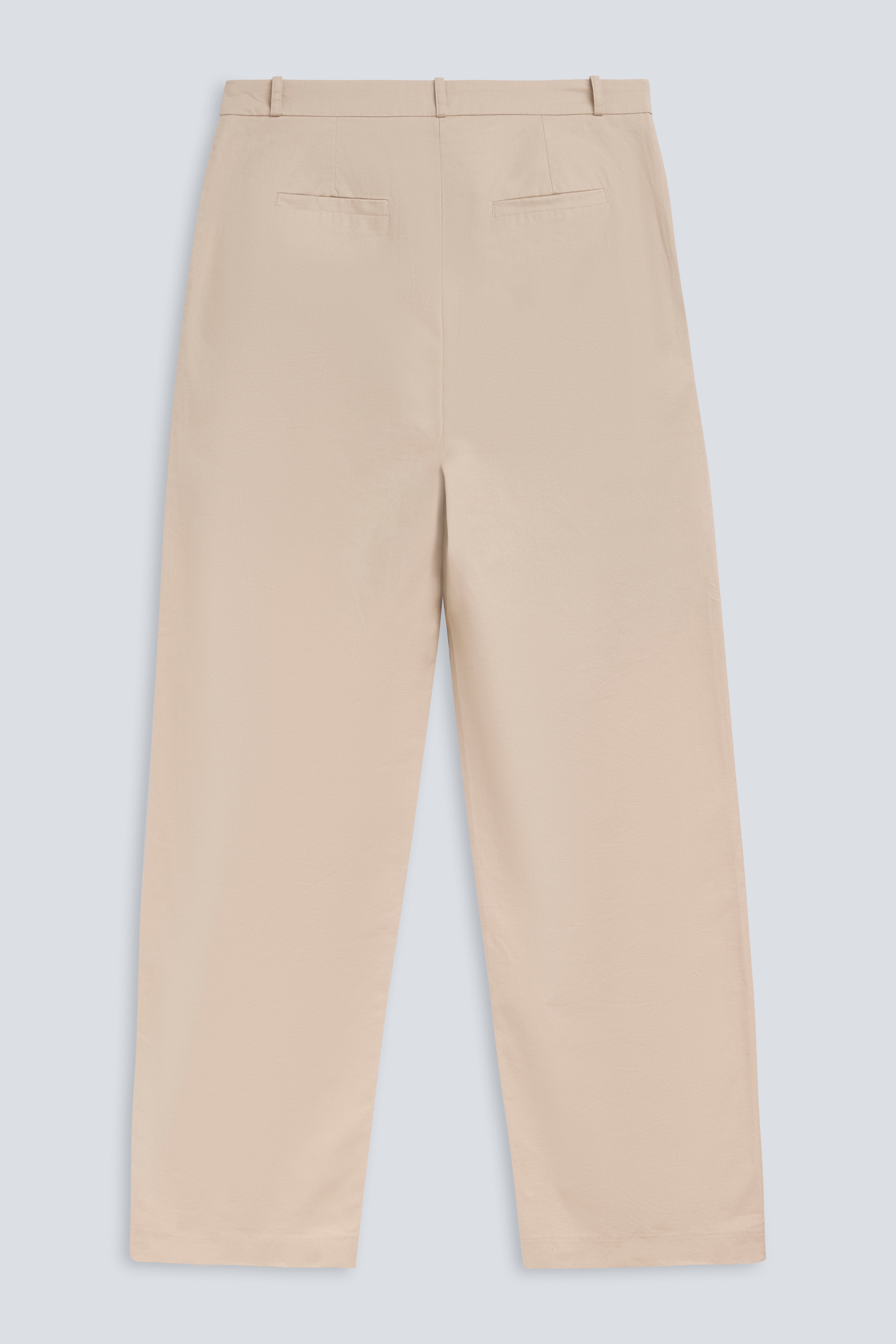 The Alex in Beige. 50% linen with 48% cotton with 2% elastane. Back view. 