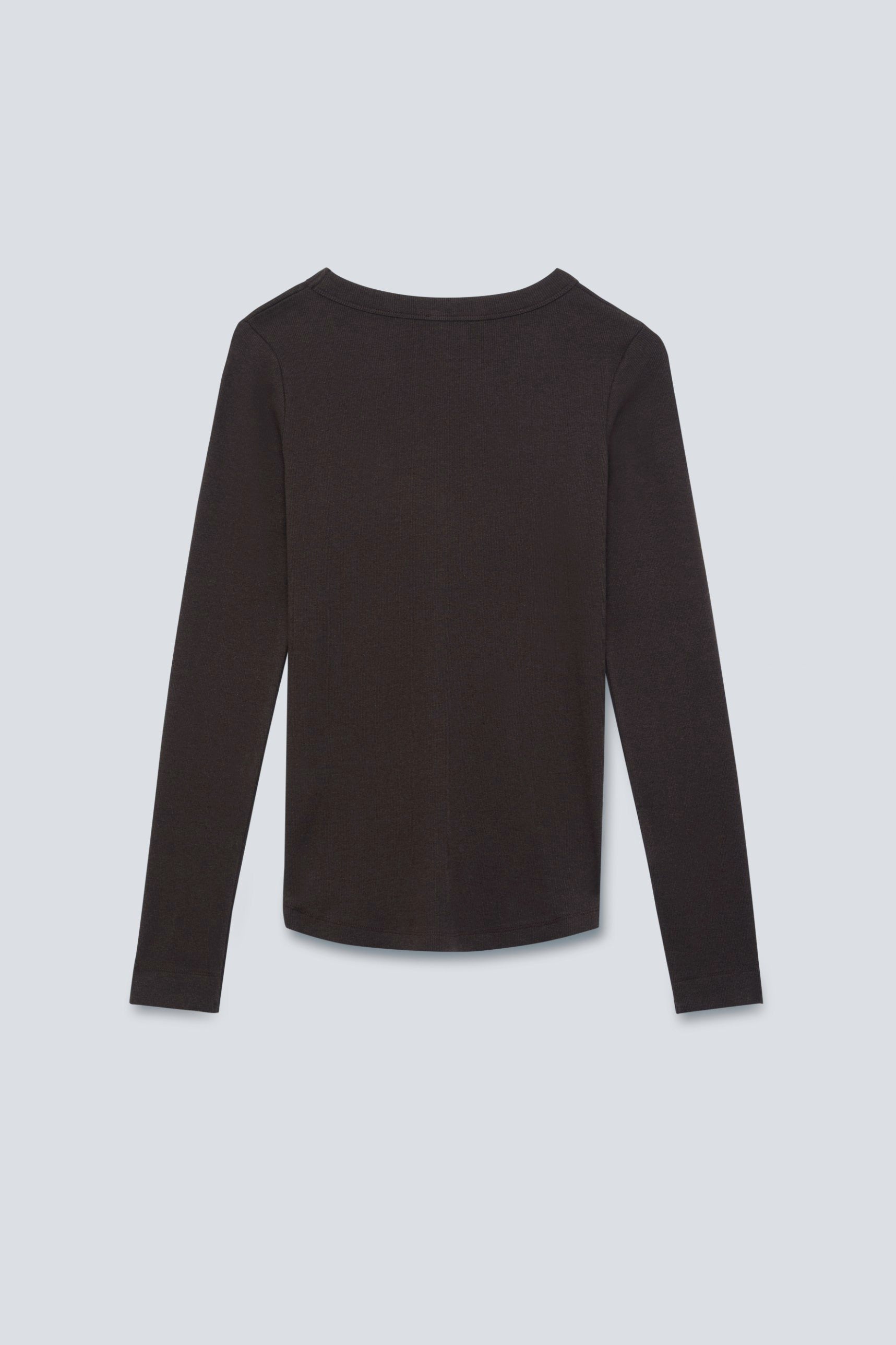 The Ella in Chocolate Melange. Longsleeve met ronde hals. 95% biologisch katoen met 5% elastaan. Achterkant.