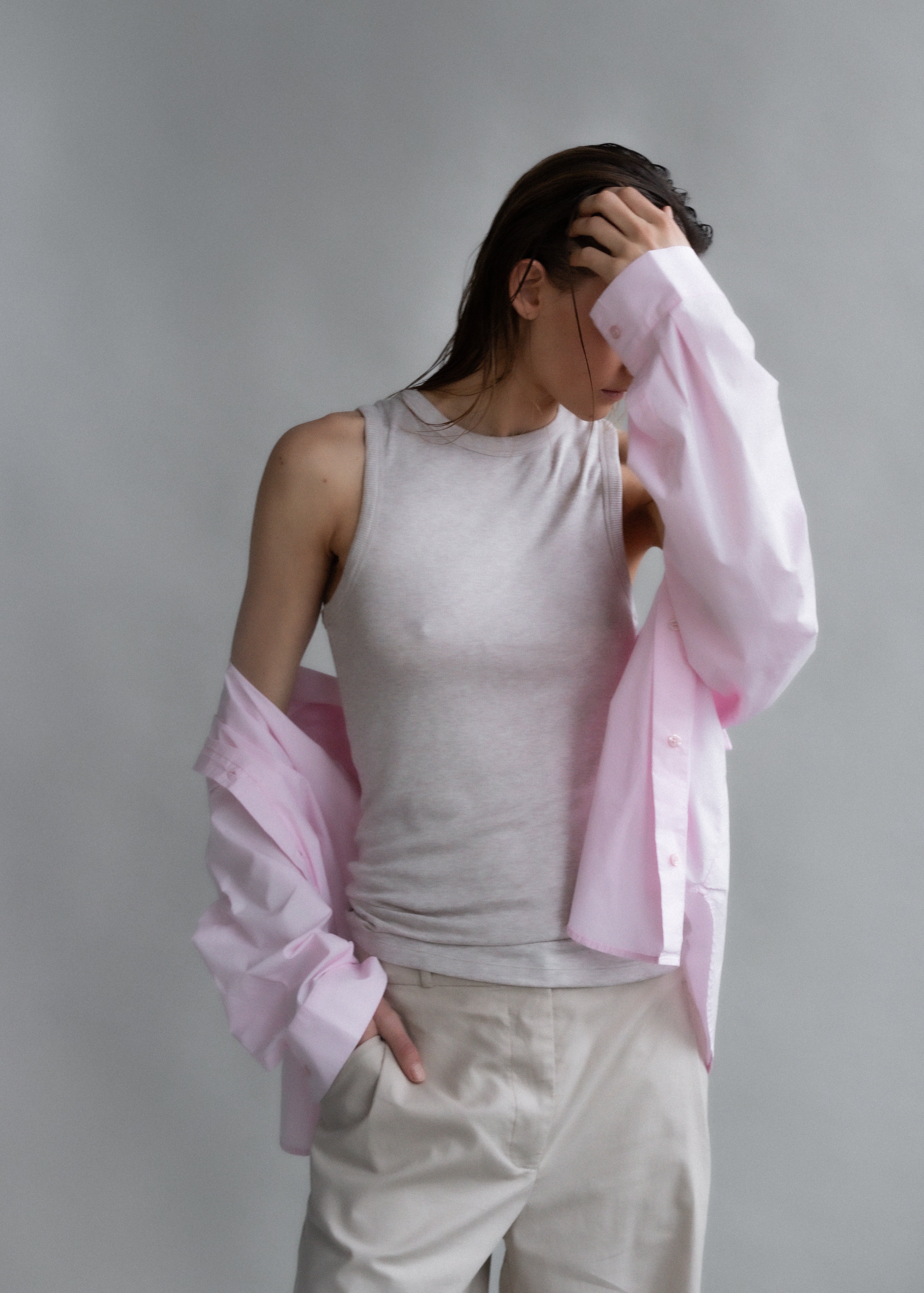 The Erin in Beige Melange. 98% modal lenzing with 2% elastane. Shown with The Lune in Rose Pink & The Alex in Beige. 