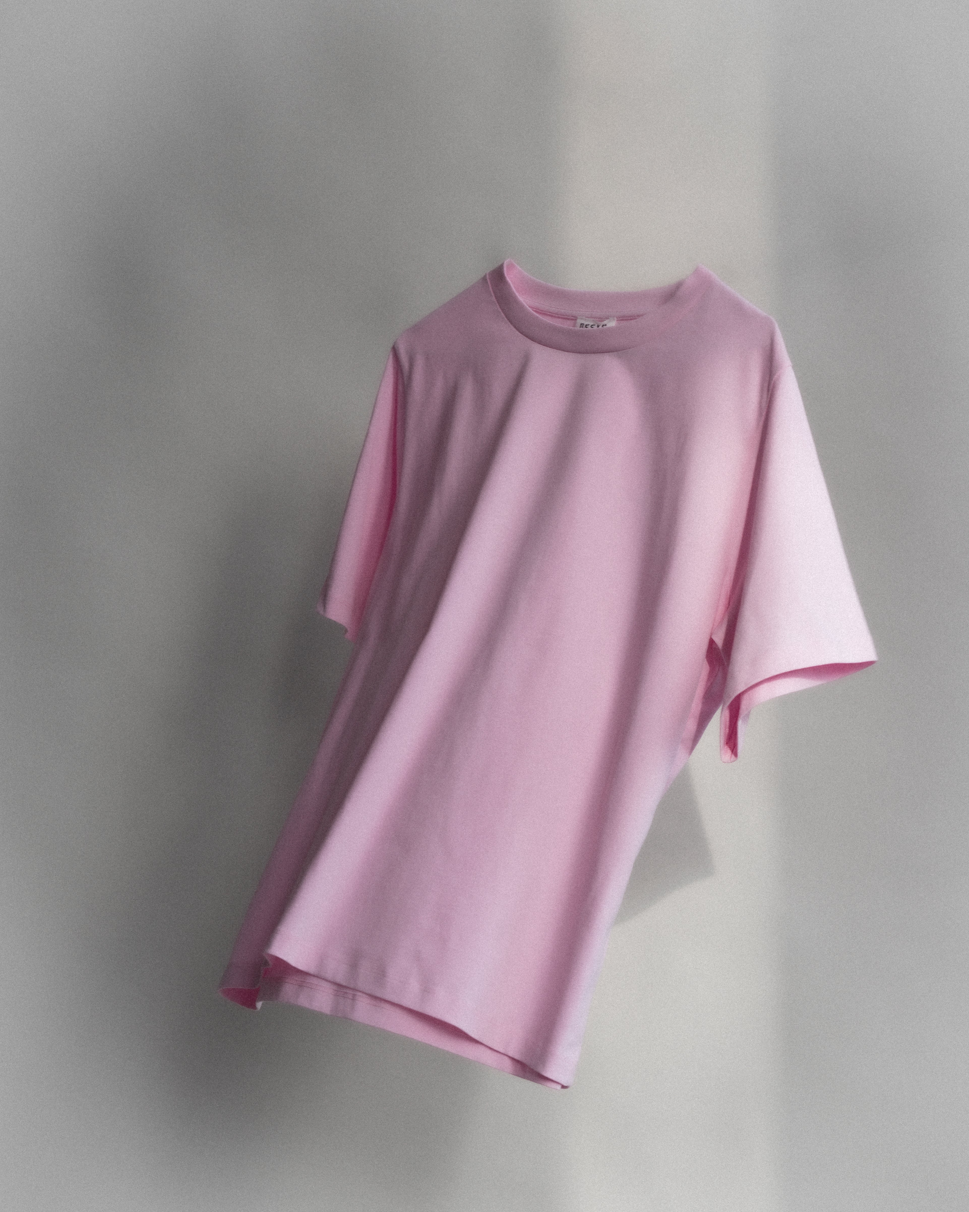 The Jess in Rose Pink. 180 grams organic cotton. GOTS certified. Front view. 