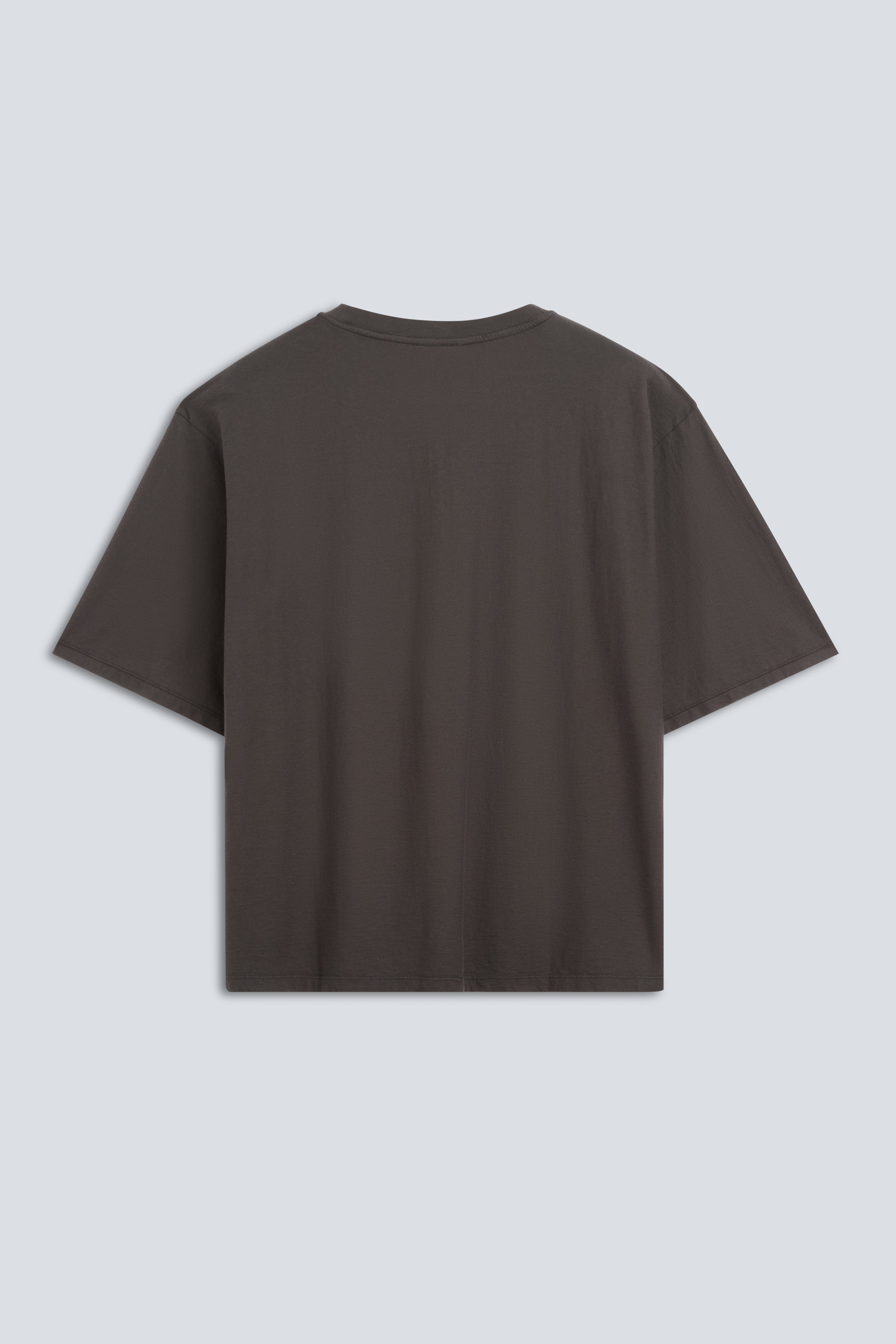 The Lara in Pitch Black. 140 grams, 100% organic cotton. Back view. GOTS certified. 