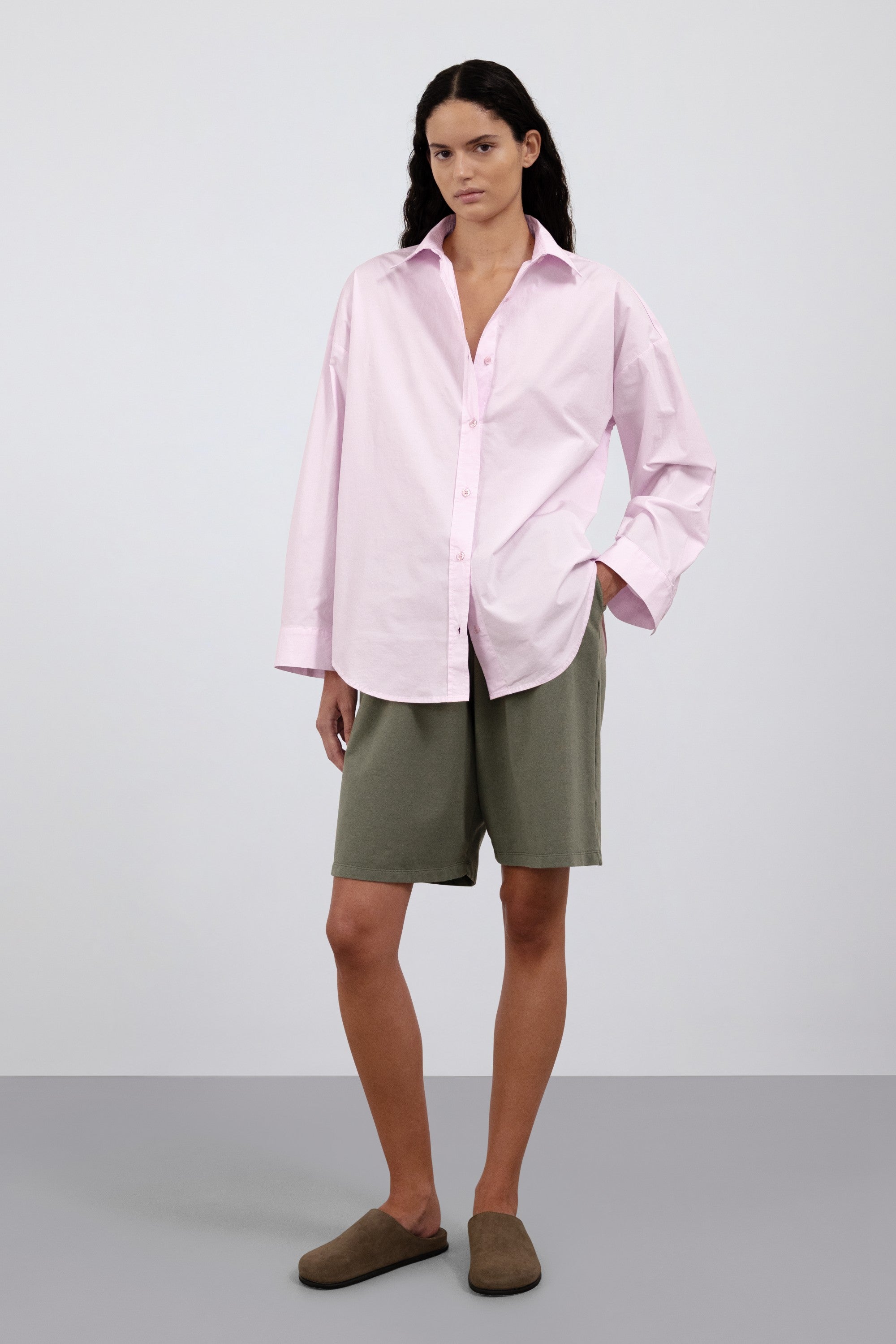 The Lune in Rose Pink. 97% pima cotton with 3% elastane. Shown on model with The Posey in Olive. 