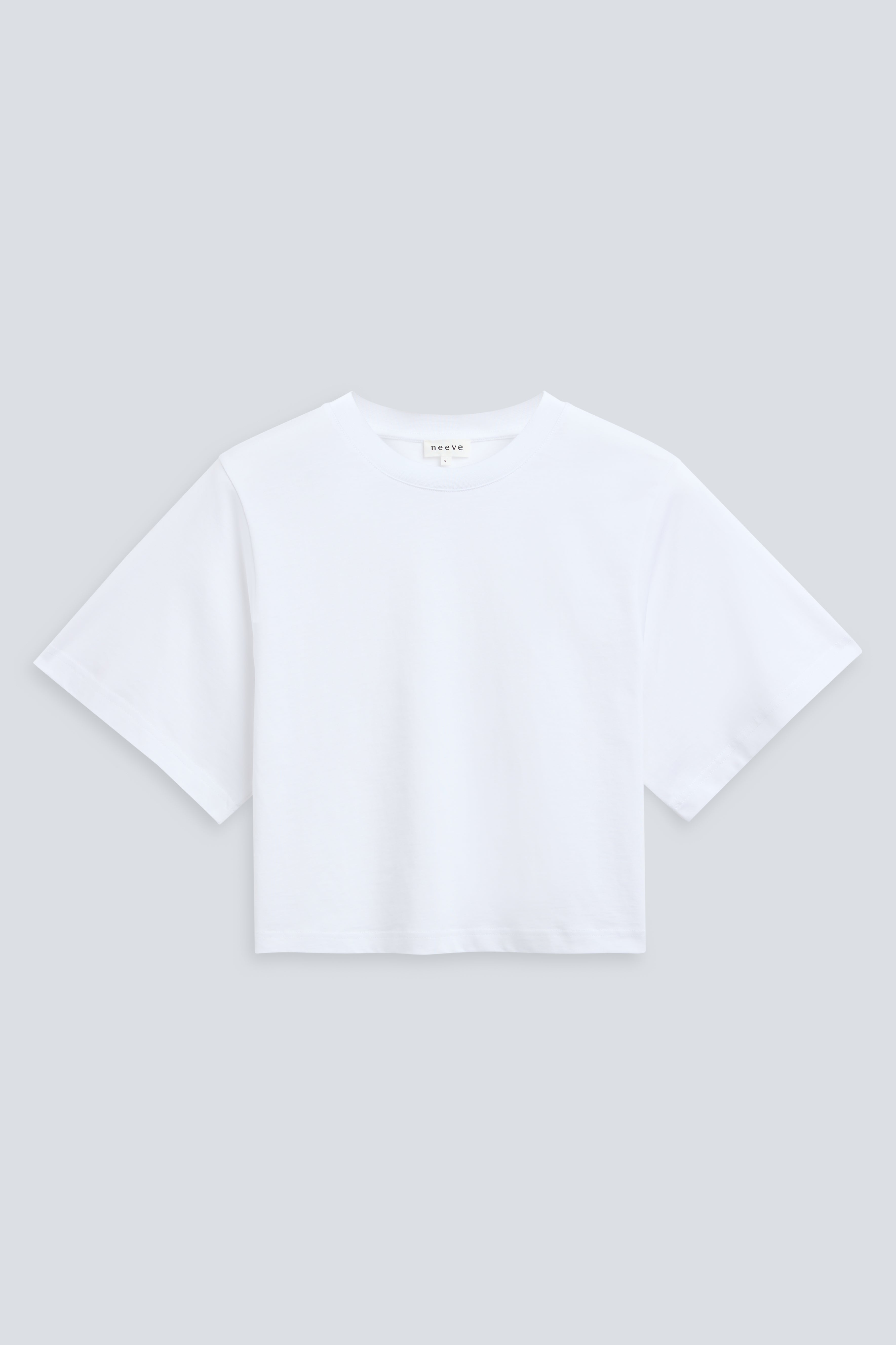 The Noa in Crispy White. 180 grams organic cotton. GOTS certified. Front view. 
