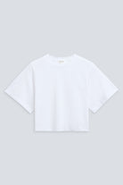 The Noa in Crispy White. 180 grams organic cotton. GOTS certified. Front view. 