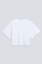 The Noa in Crispy White. 180 grams organic cotton. GOTS certified. Front view. 