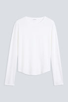 The Reese in Off-White. 100% linnen, slightly oversized longsleeve. Front view. 
