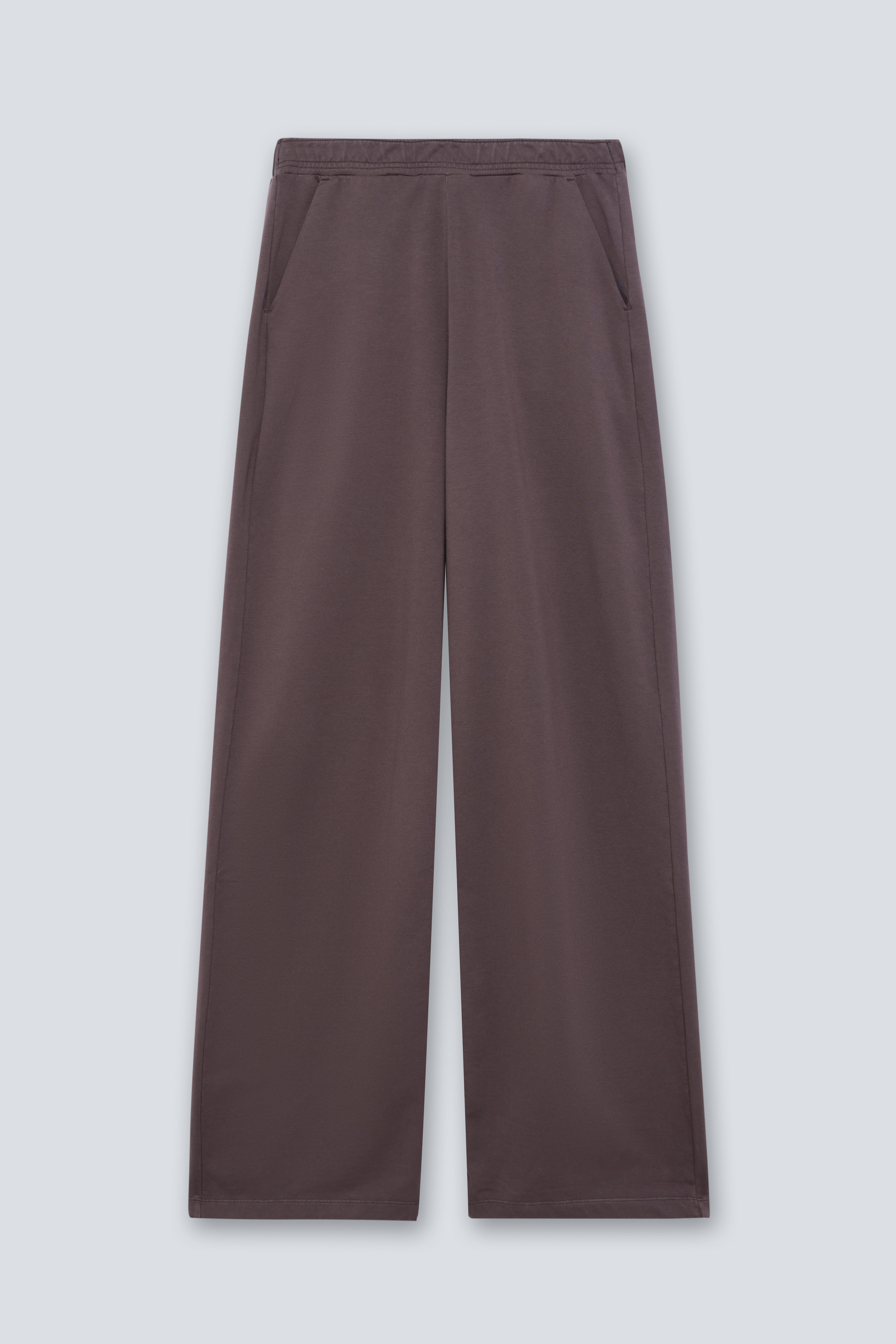 The Riley in Plum. 100% organic cotton babyfleece. GOTS certified. Front view. 