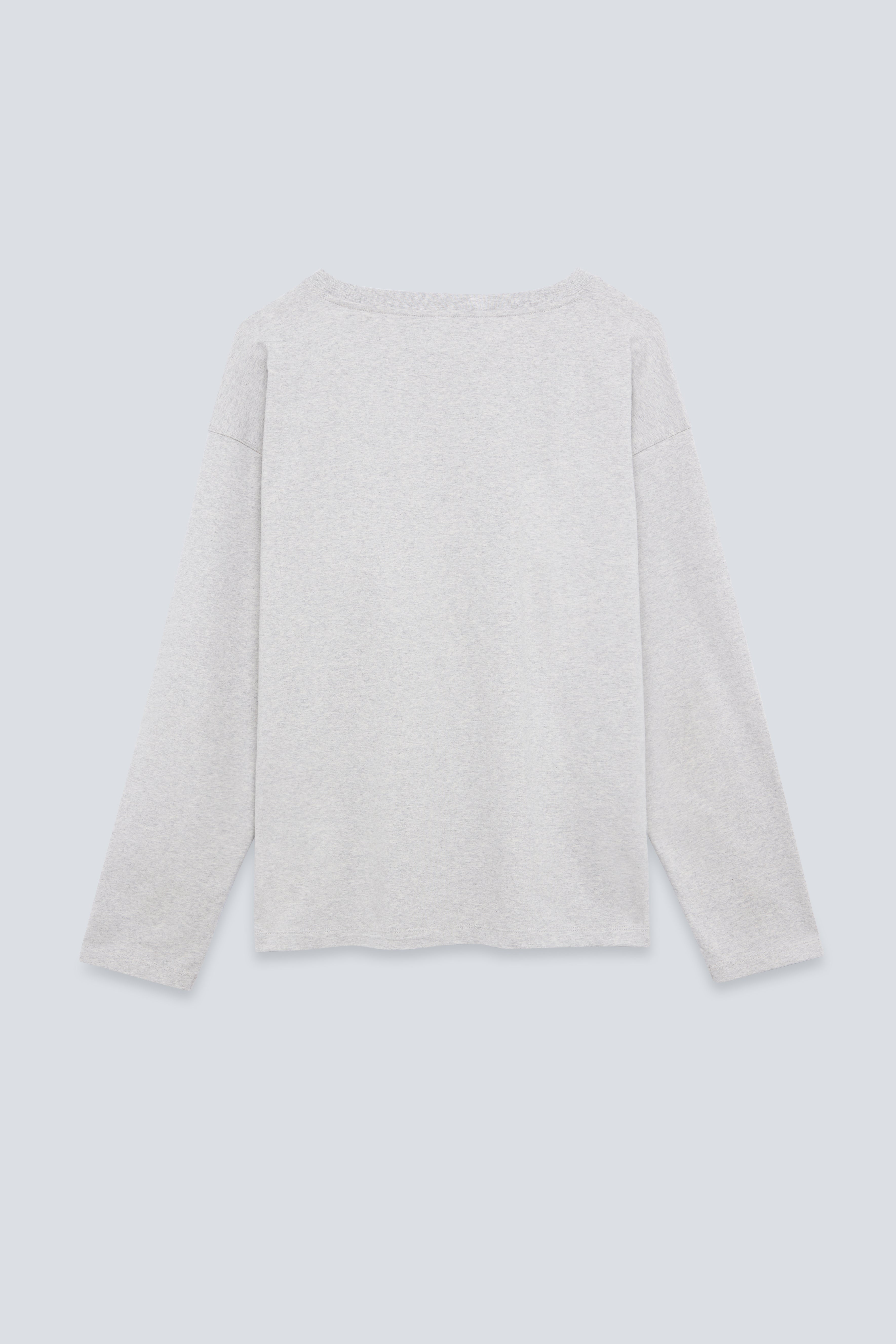 The Rose in Grey Melange. An oversized long sleeve that wears like a sweater, but lighter. 95% organic cotton with 5% elastane. GOTS. Back view. 