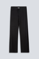 The Sam Essential Black. 100% Lyocell.  Front view. 