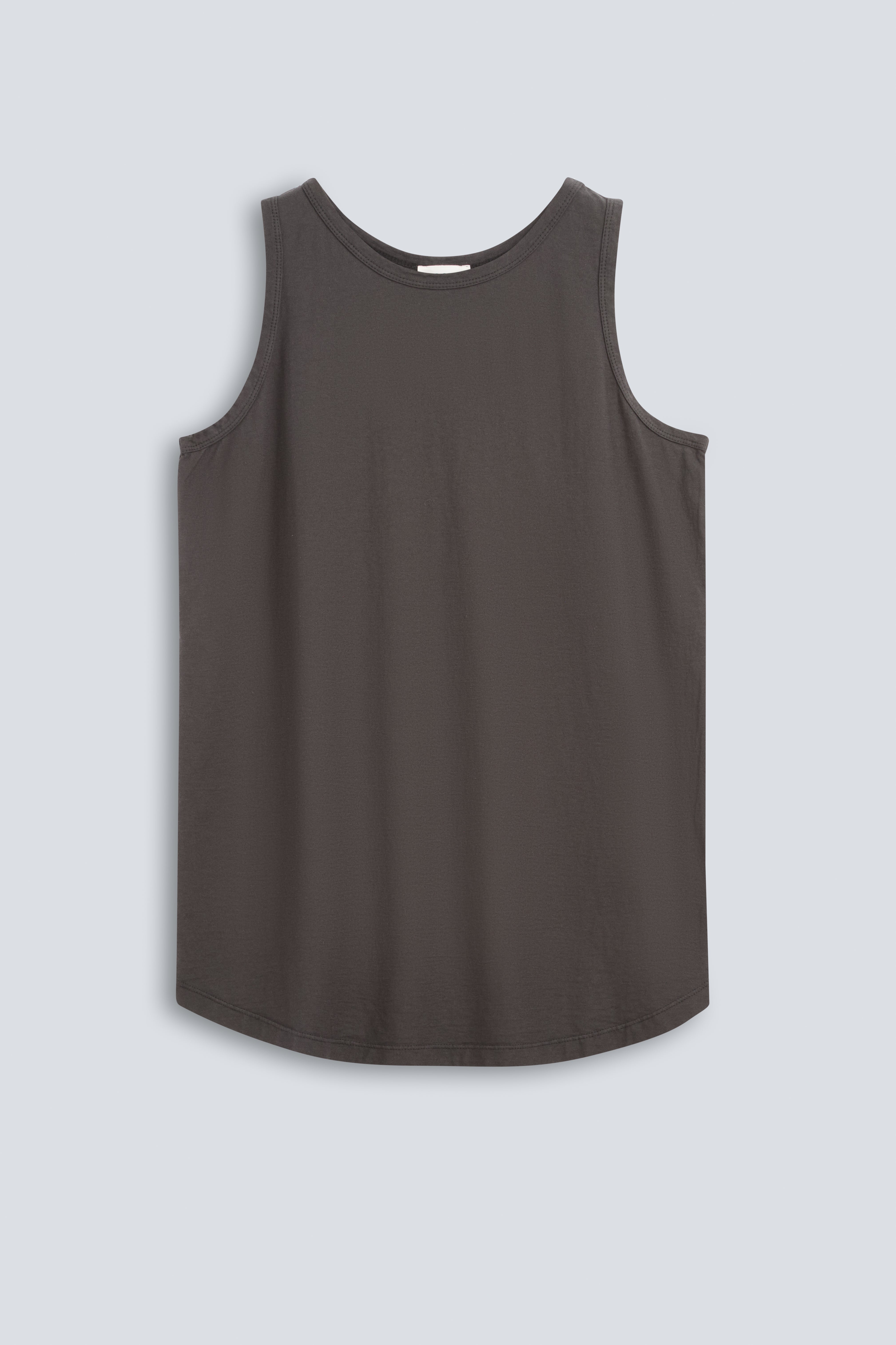 The Selene in Pitch Black. 140 grams, 100% organic cotton. Front view. GOTS certified. 