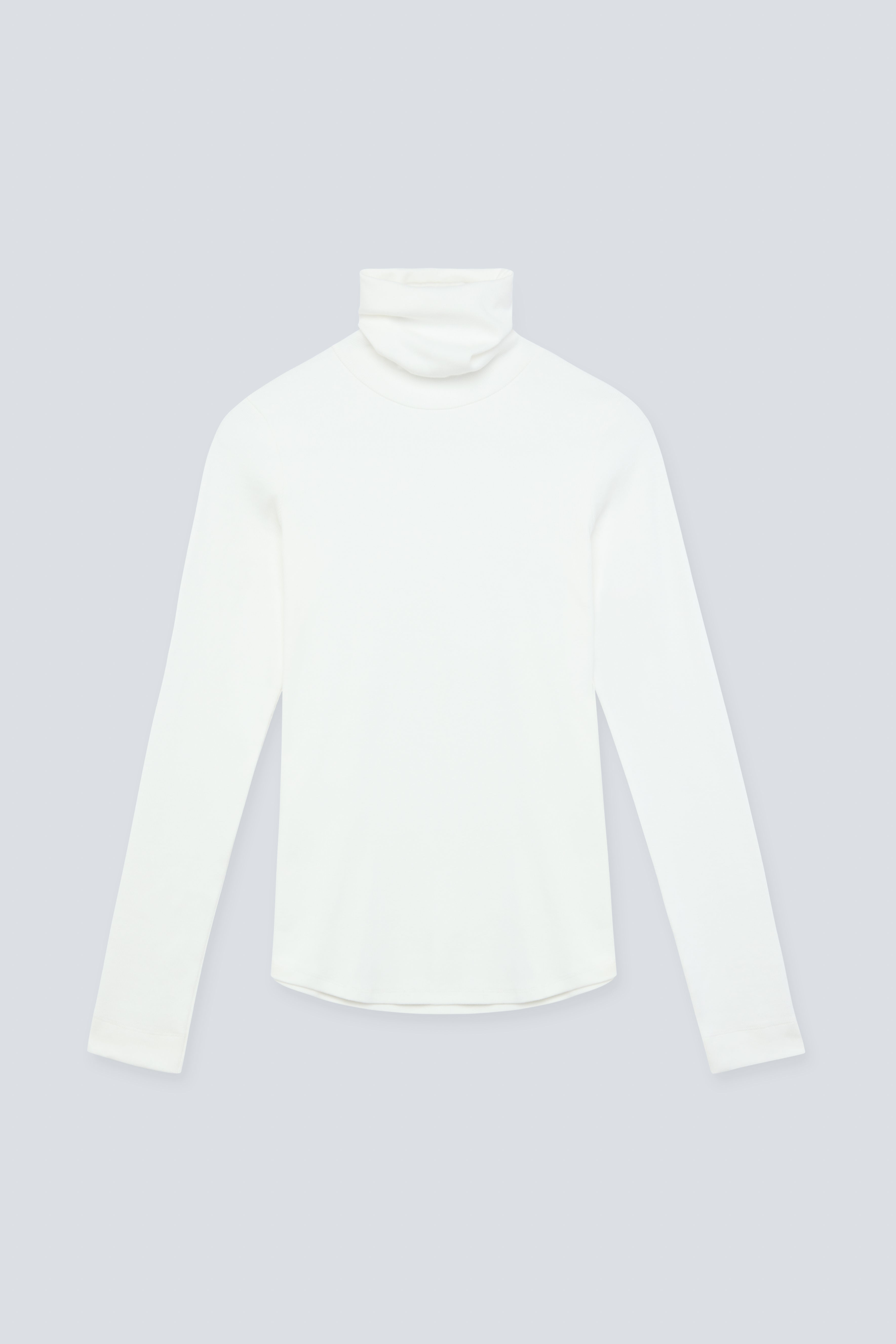 The Theresa in Off-White. Ribbed Turtleneck. 95% organic cotton with 5% elastane. GOTS. Front view. 