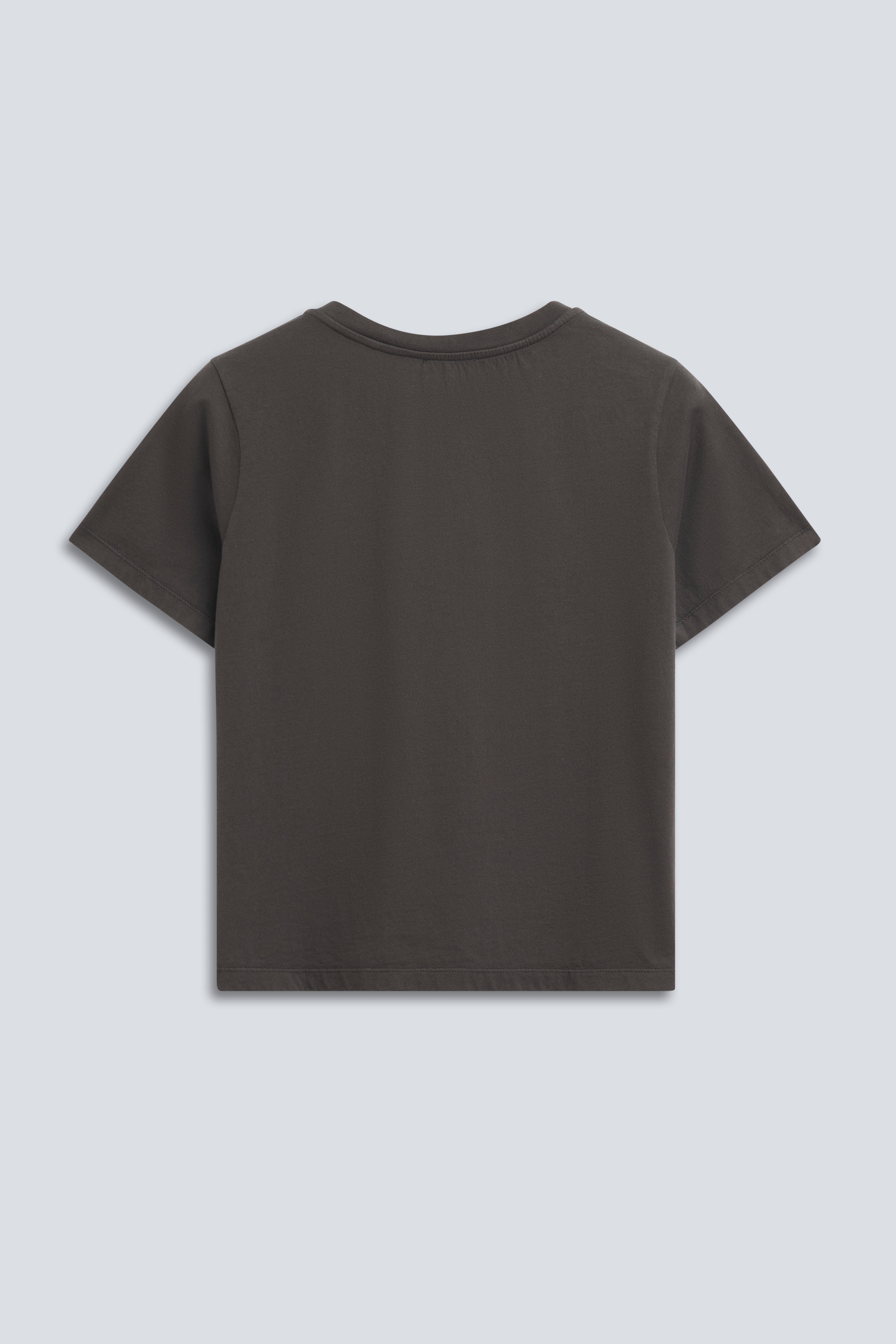 The Victoria in Pitch Black. V-neck tee. 180 grams, 100% organic cotton. Back view.