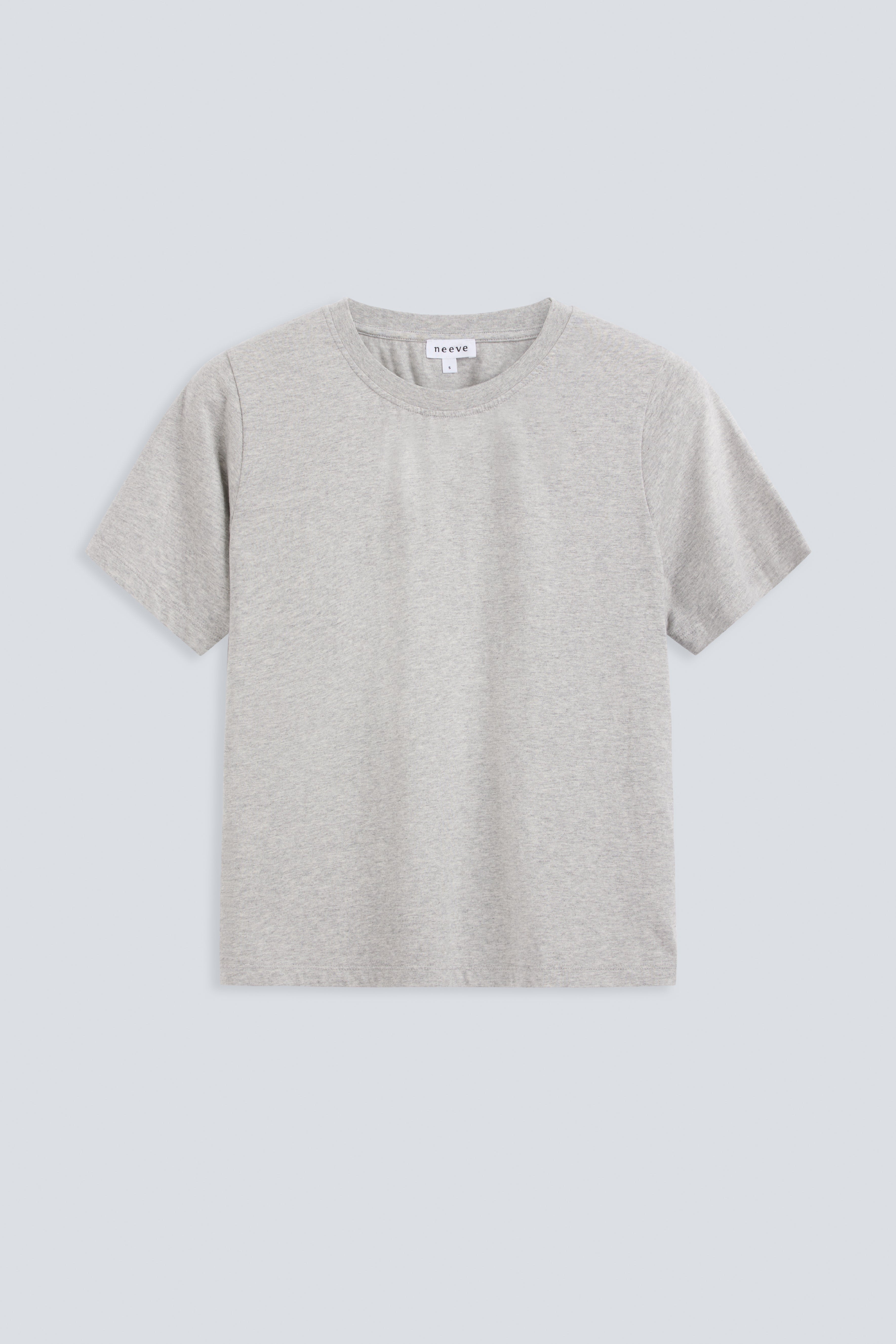 The Jill in Grey Melange. Crew-neck tee. 
180 grams, 100% organic cotton. GOTS. Front view. 