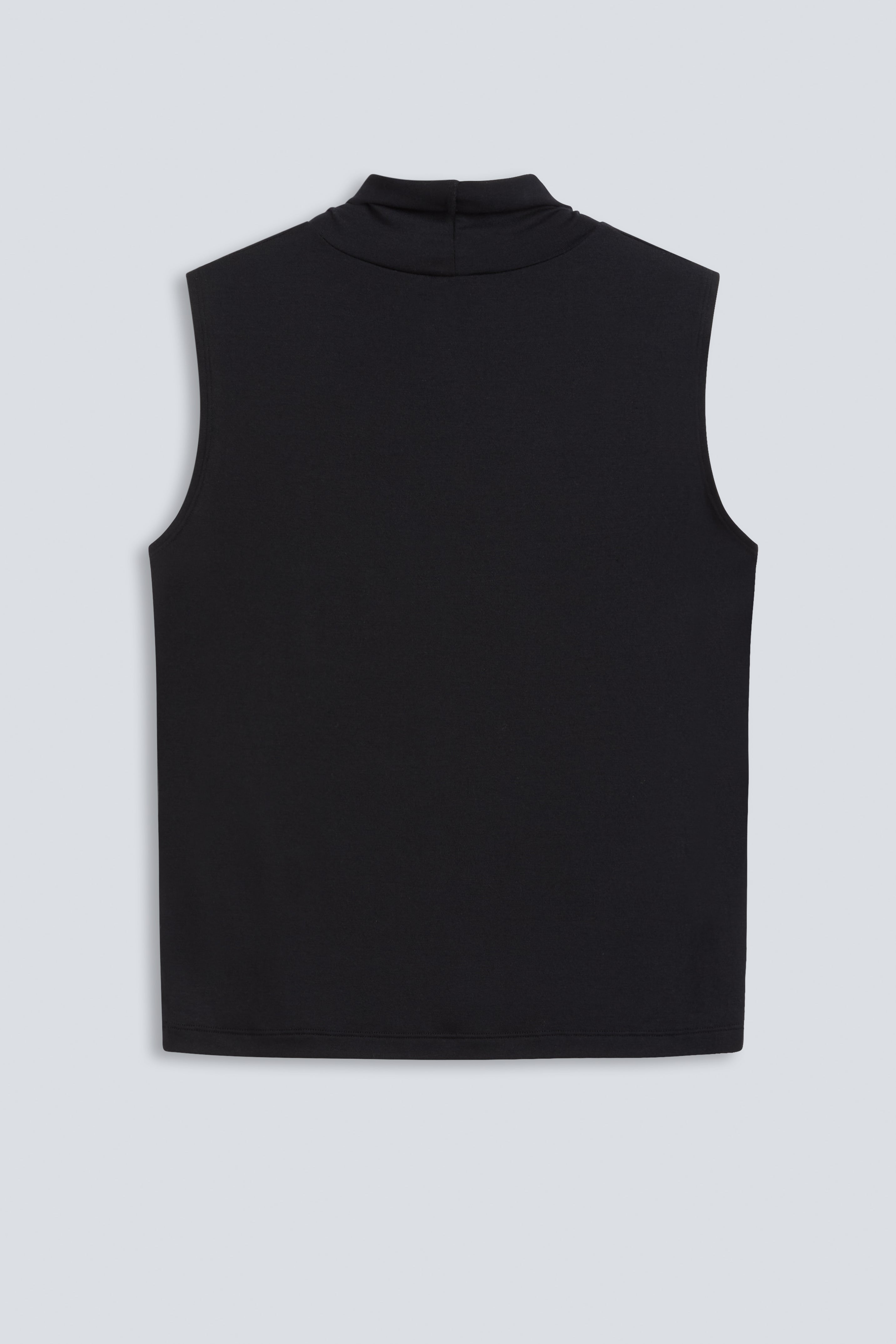 The Mikki in Essential Black. 
95% Micromodal with 5% elastane. 
Front view. 