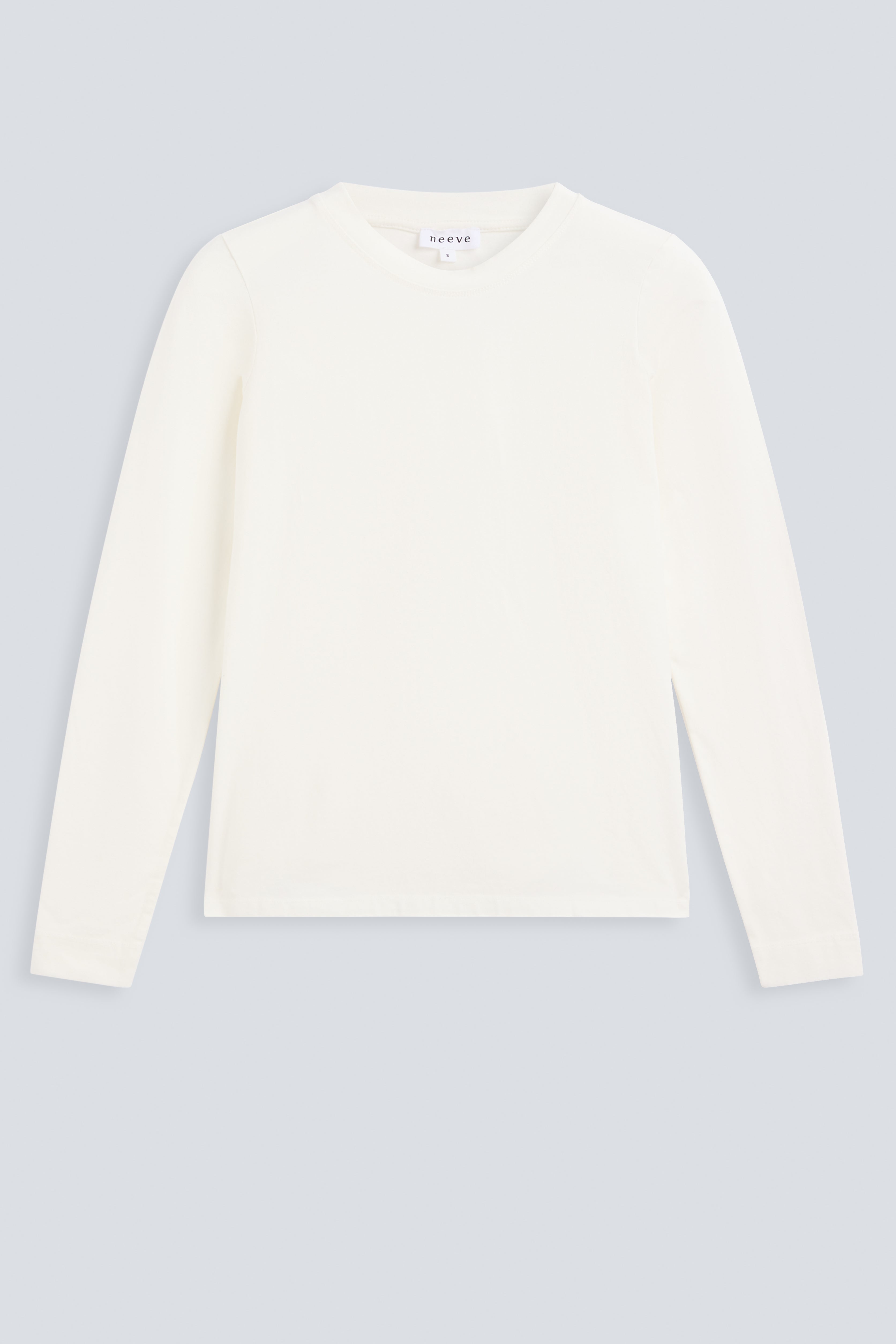 The Nora long sleeve in off-white front view. 95% organic cotton with 5% elastane. GOTS, made in Portugal